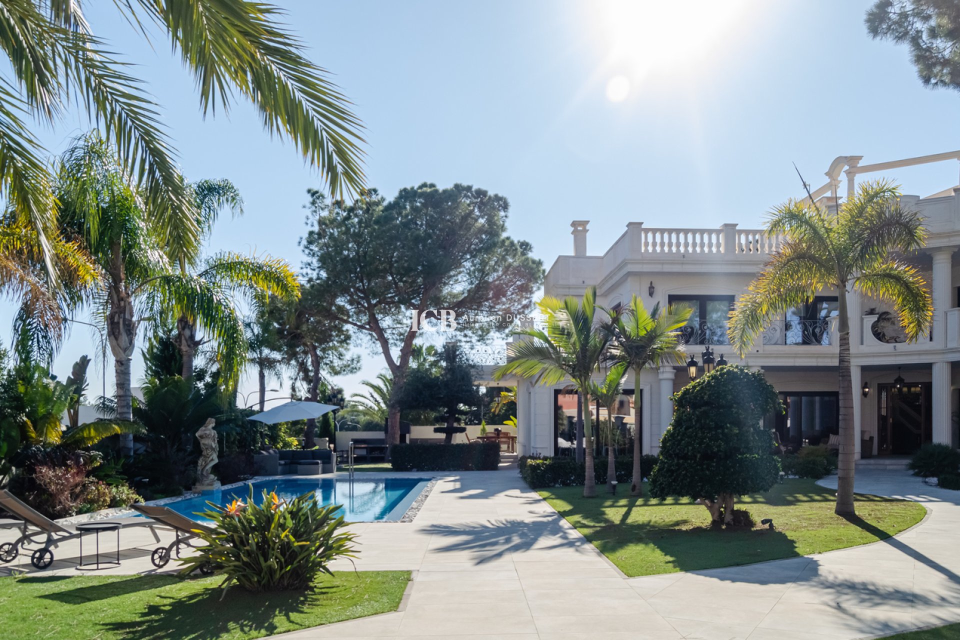 Resale - Villa -
Orihuela Costa - Campoamor