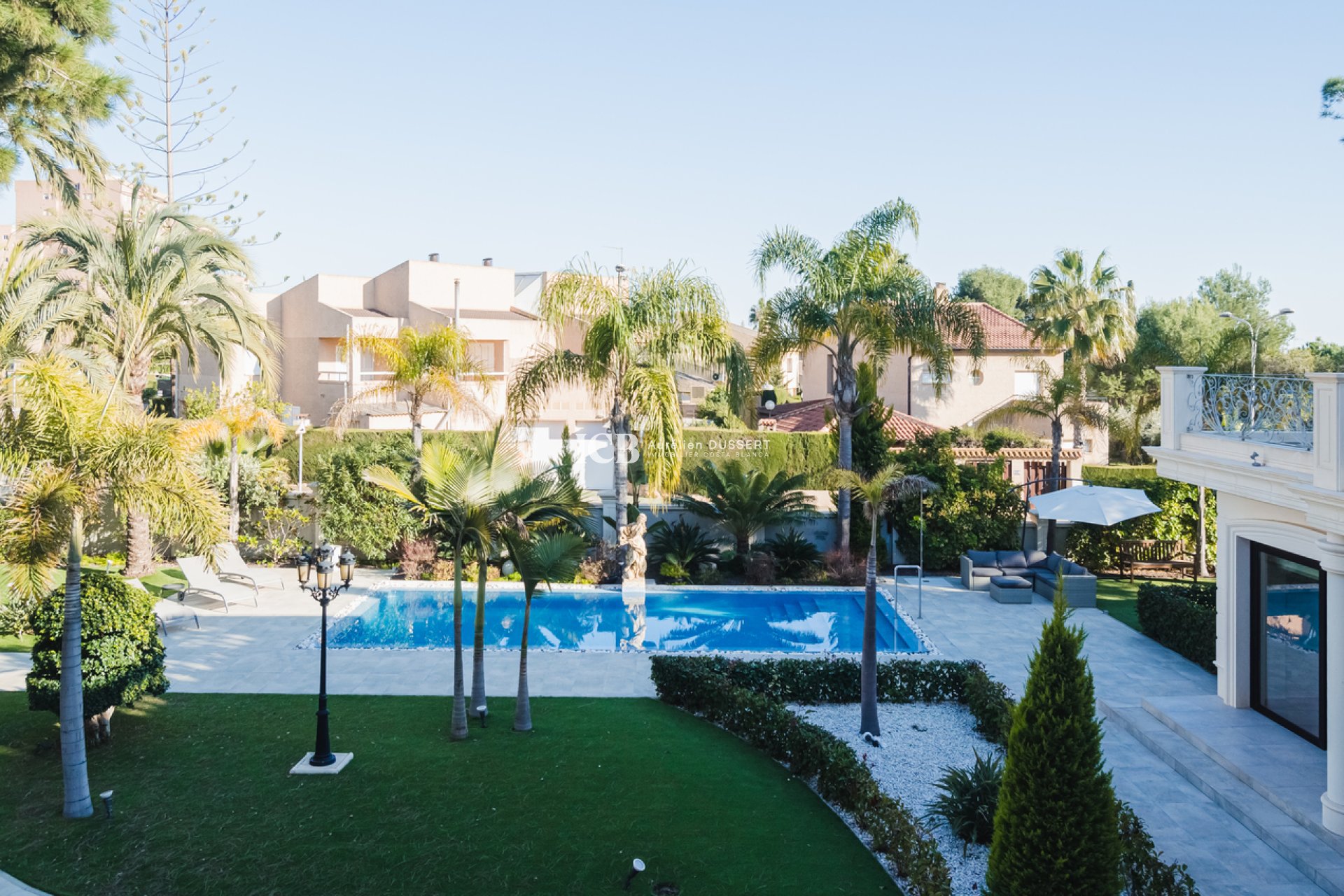 Resale - Villa -
Orihuela Costa - Campoamor