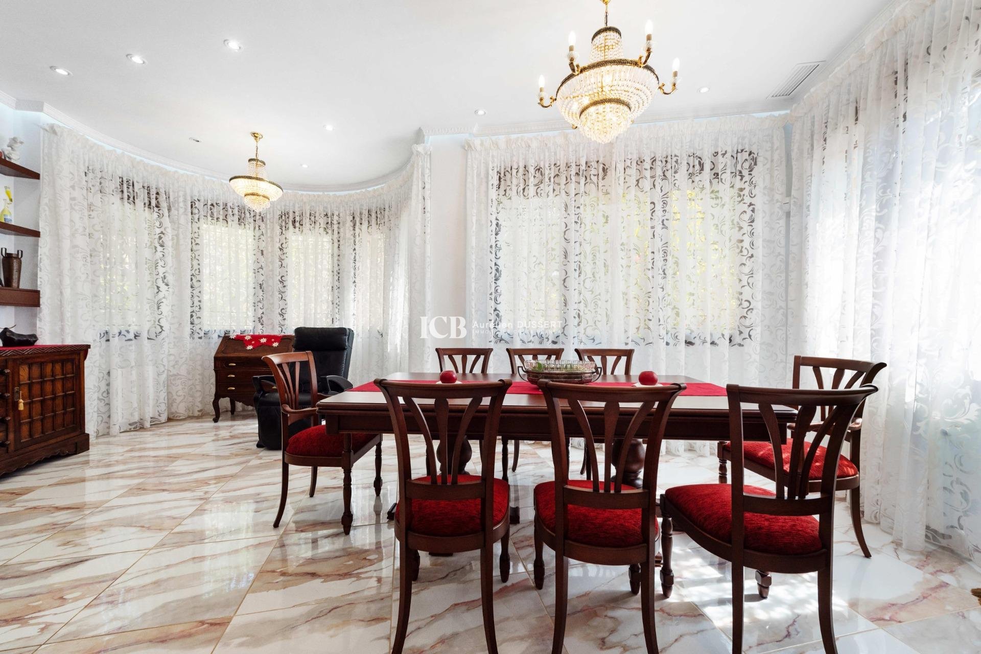 Resale - Villa -
Orihuela Costa - Campoamor
