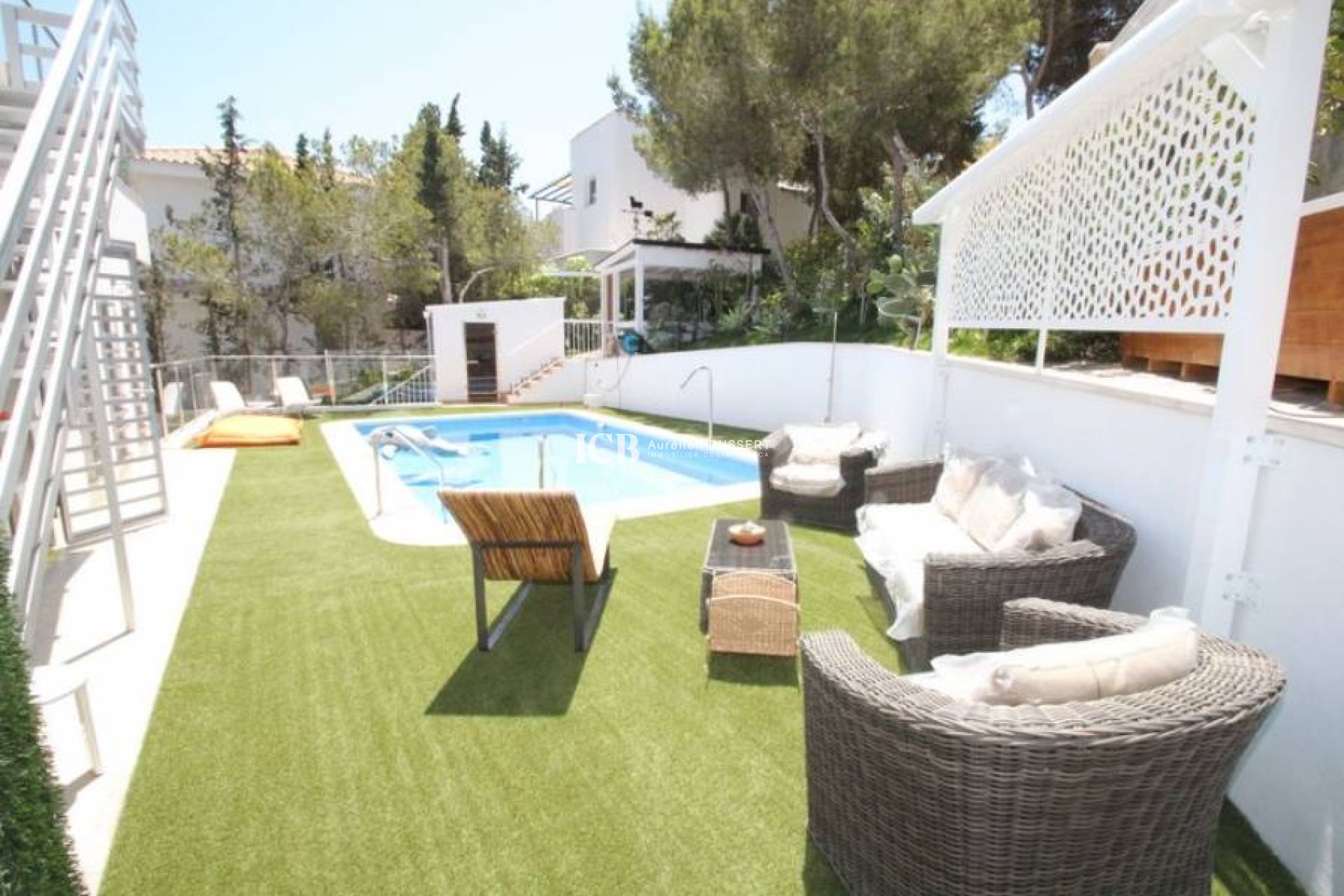 Resale - Villa -
Orihuela Costa - Campoamor