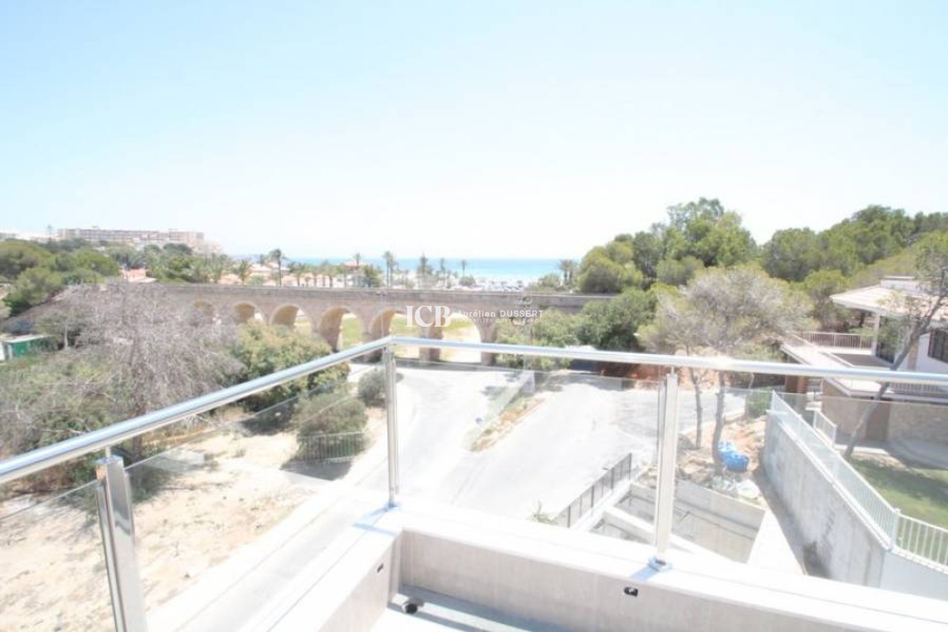 Resale - Villa -
Orihuela Costa - Campoamor