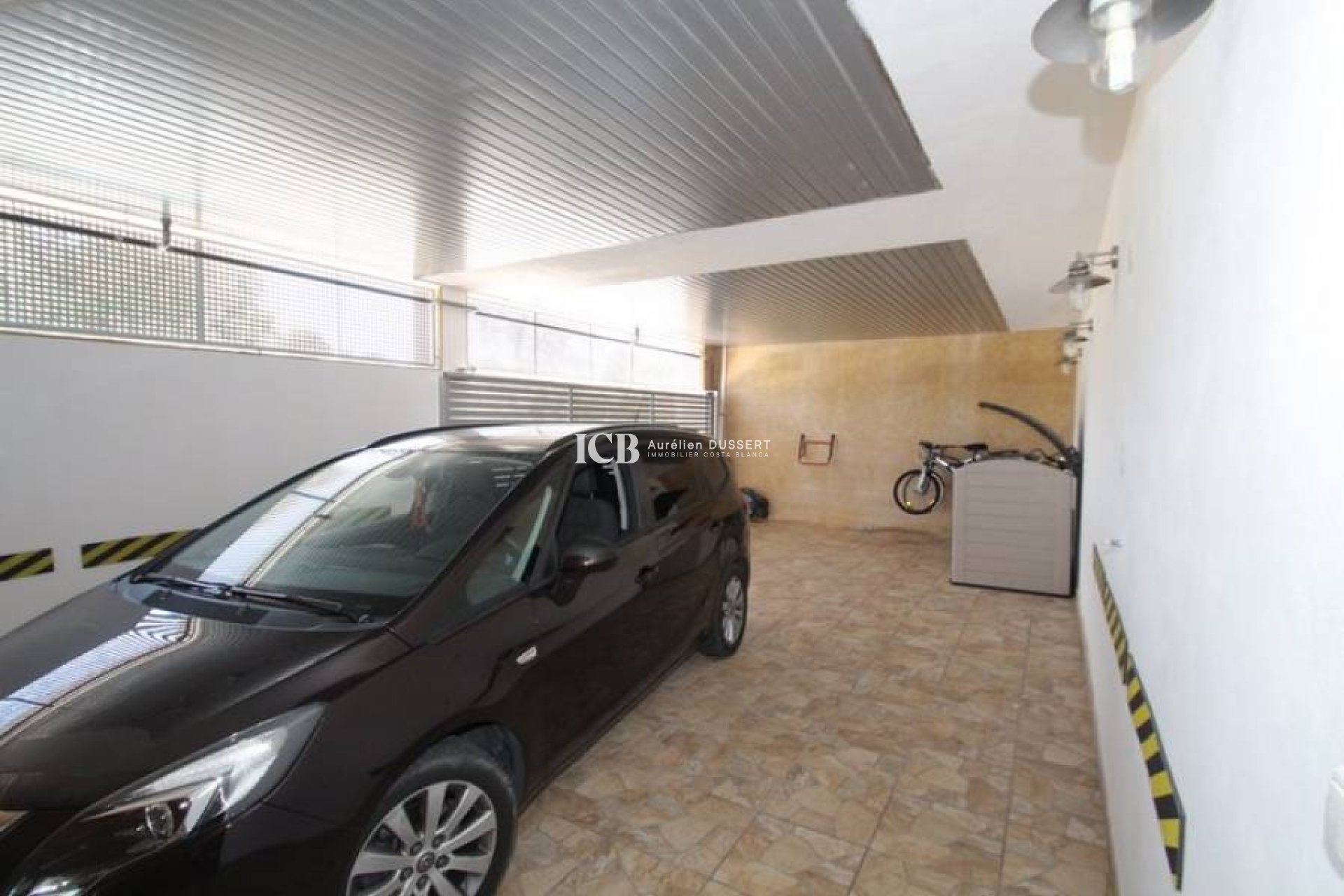 Resale - Villa -
Orihuela Costa - Campoamor