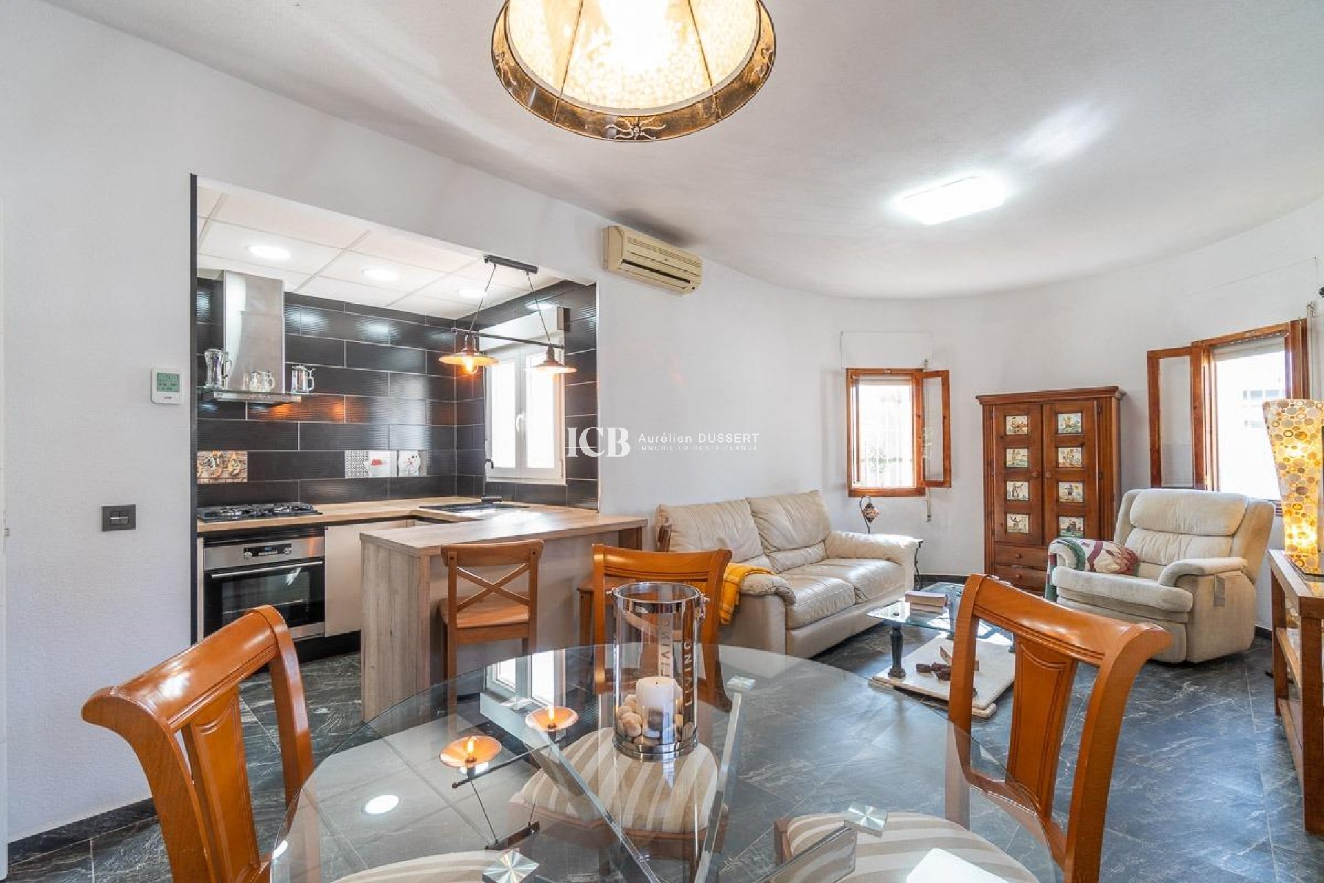 Resale - Villa -
Orihuela Costa - La Florida