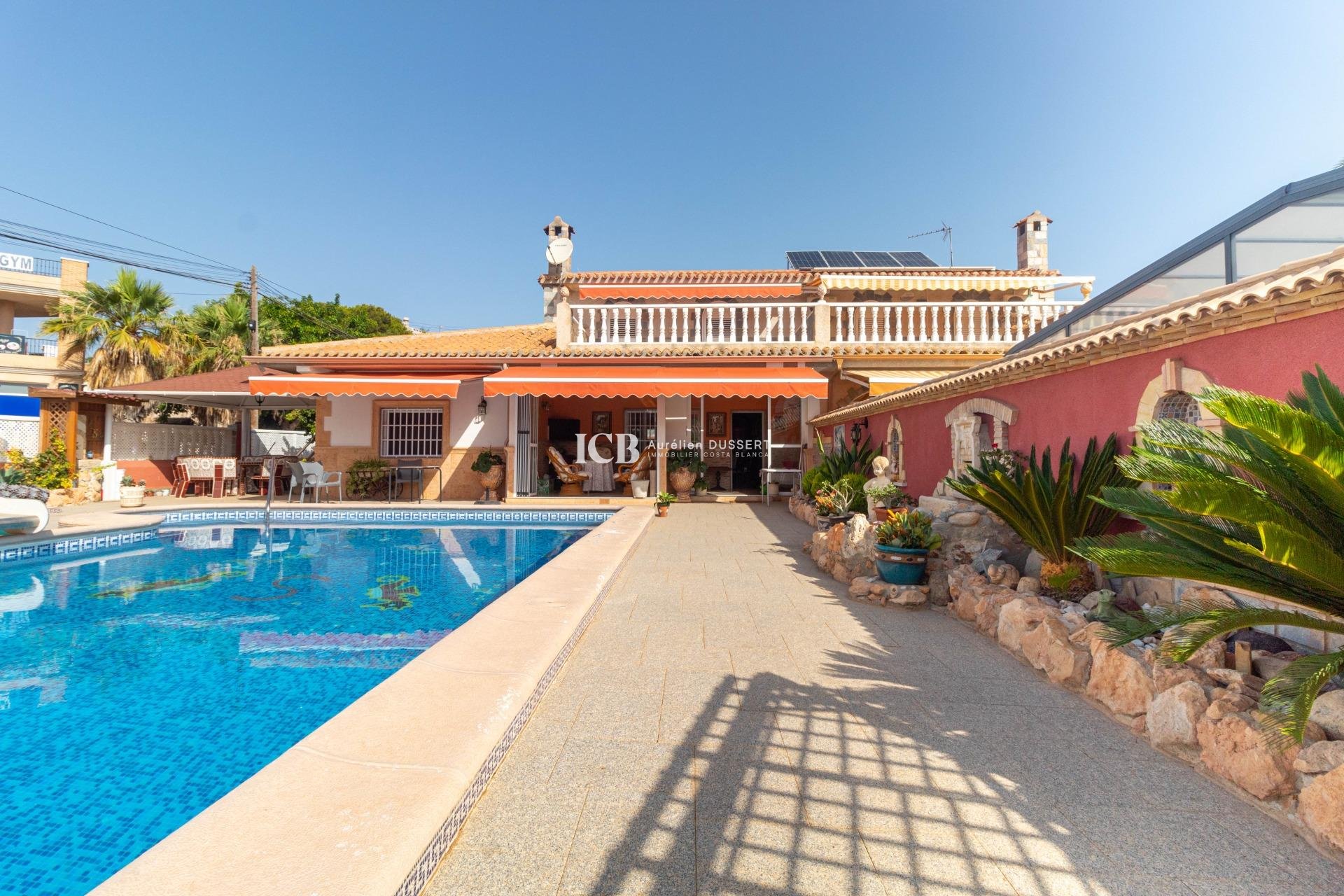 Resale - Villa -
Orihuela Costa - La Regia