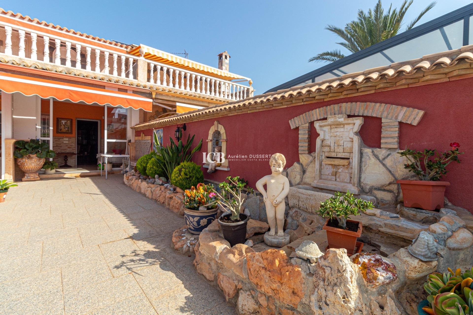 Resale - Villa -
Orihuela Costa - La Regia