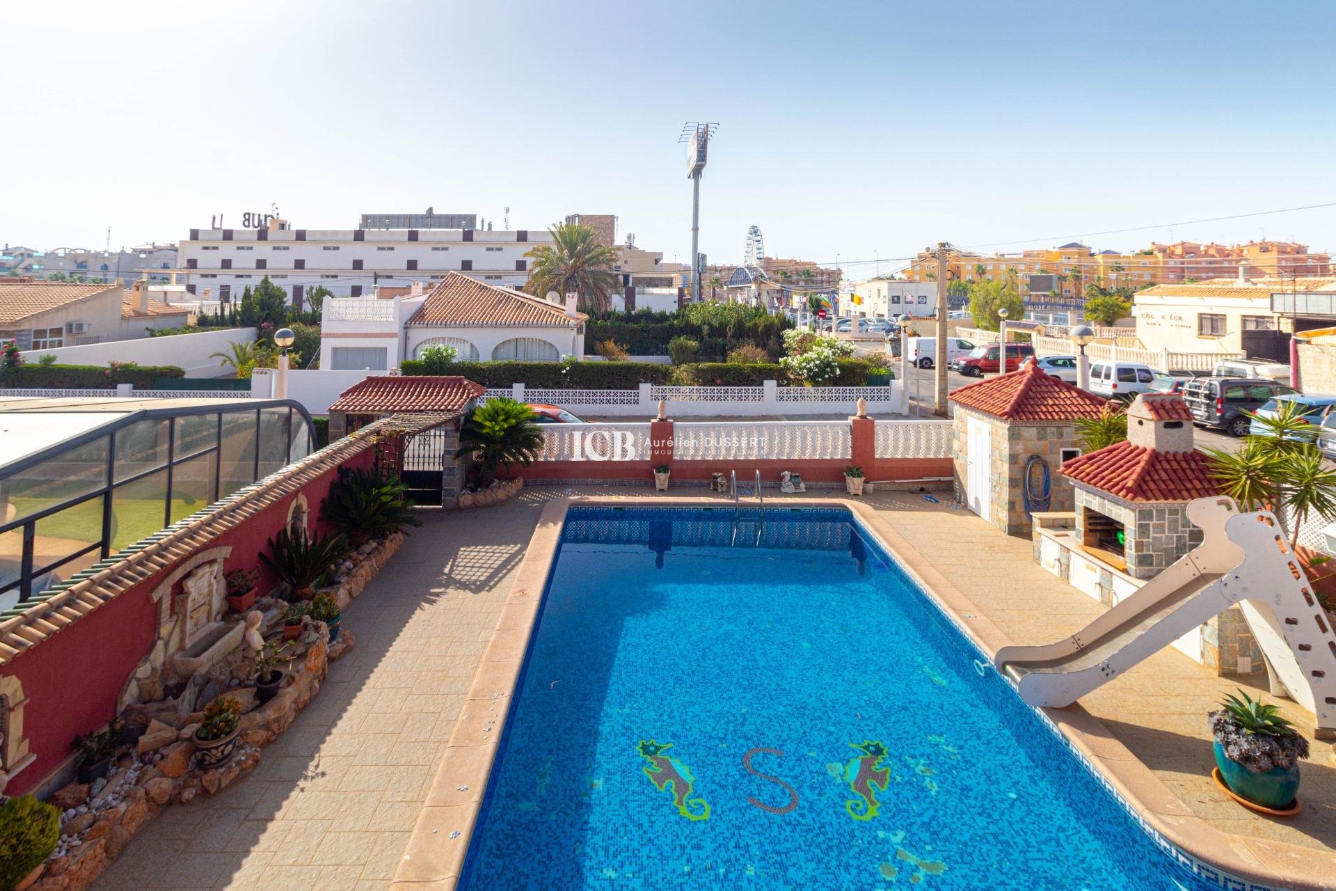 Resale - Villa -
Orihuela Costa - La Regia