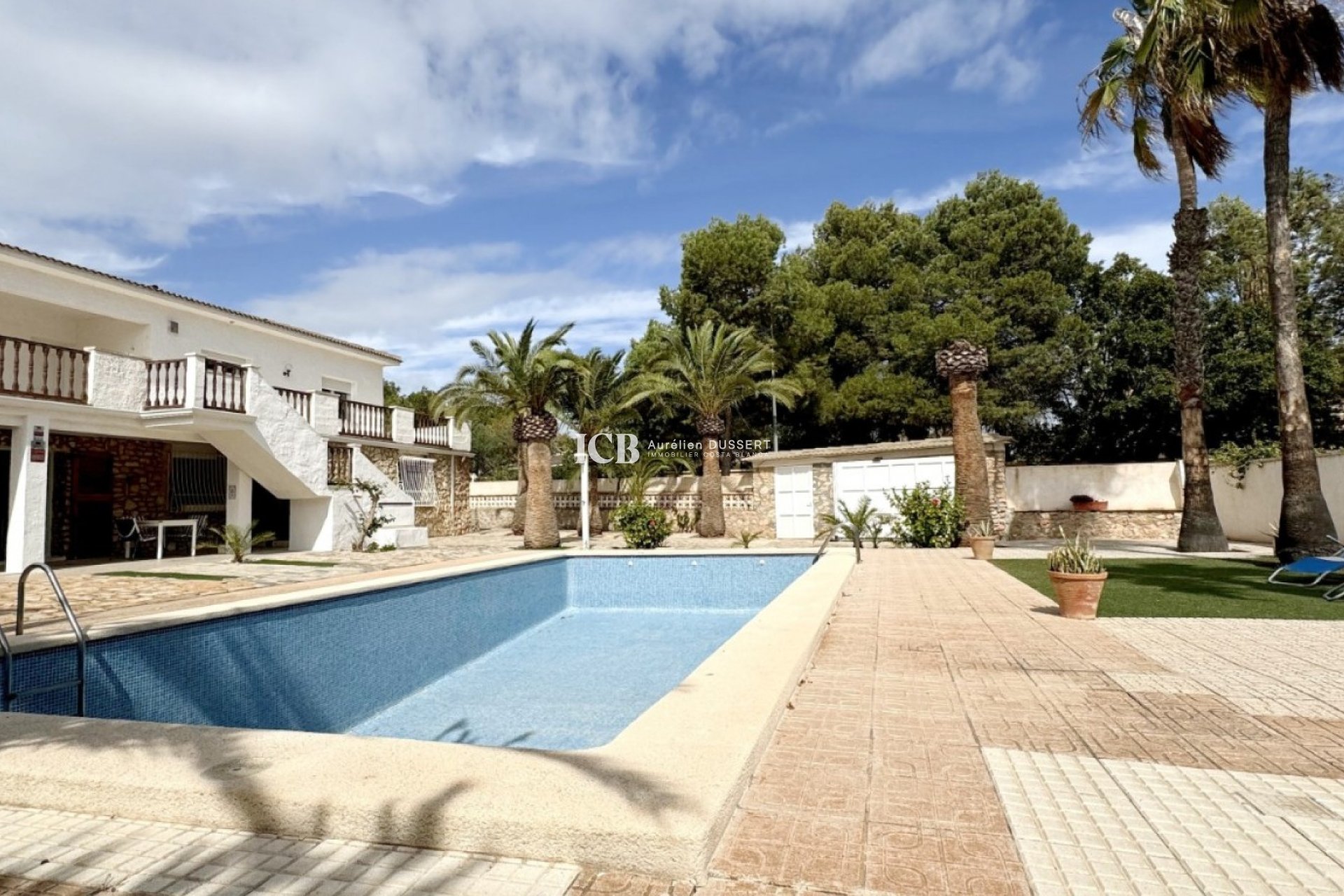 Resale - Villa -
Orihuela Costa - La Zenia