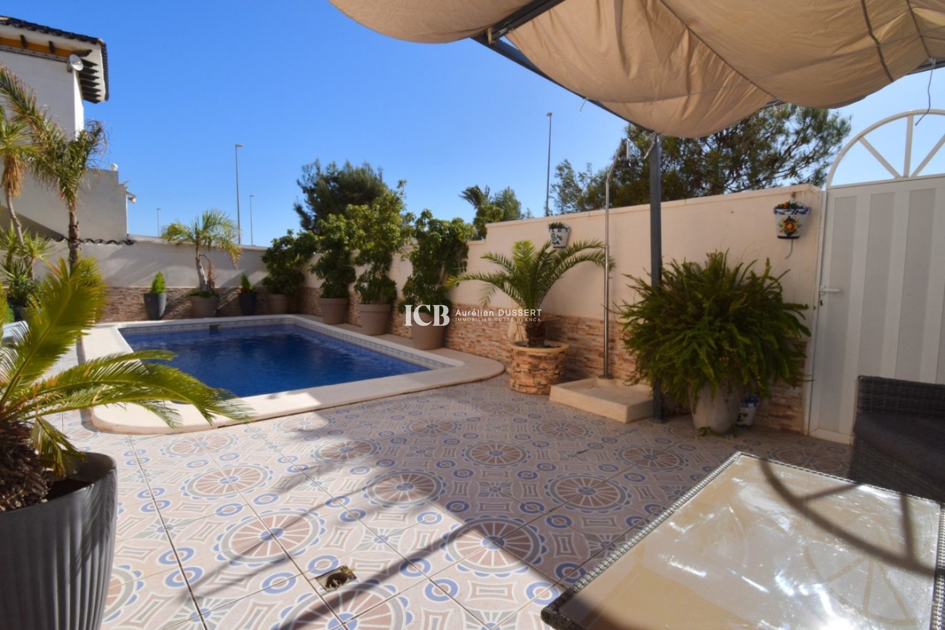 Resale - Villa -
Orihuela Costa - La Zenia