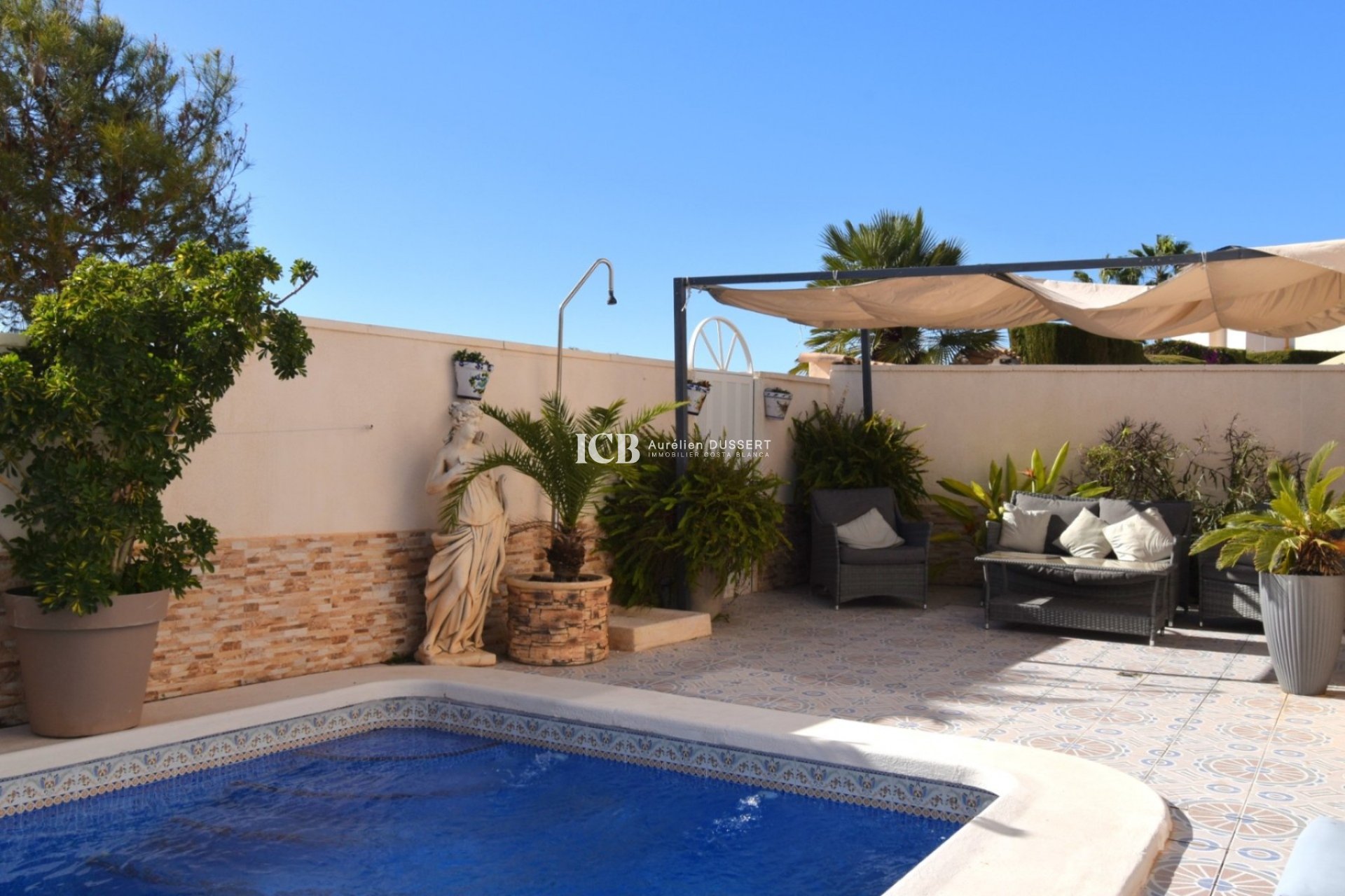 Resale - Villa -
Orihuela Costa - La Zenia