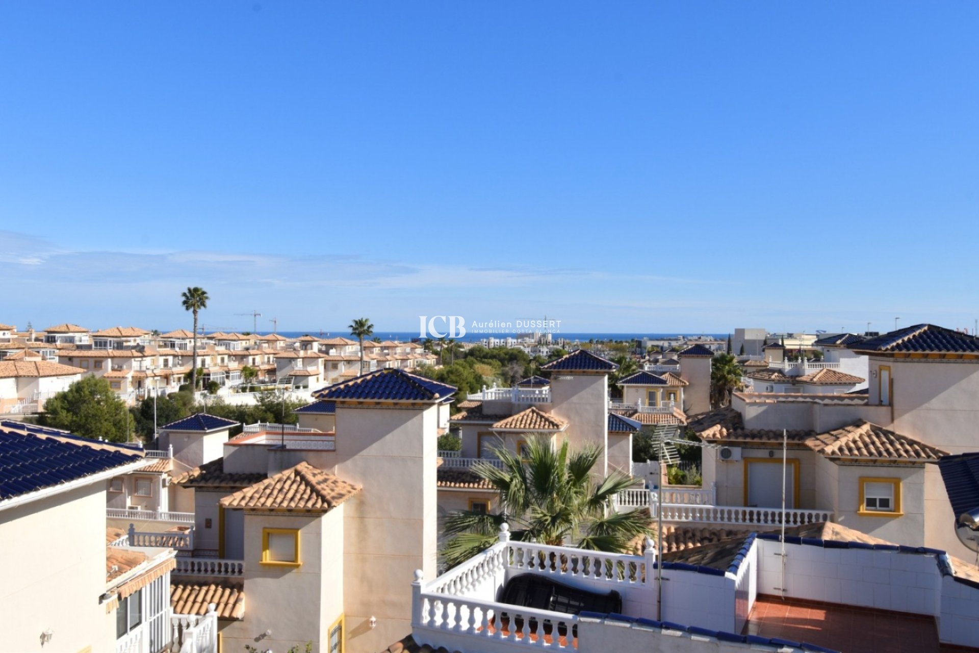 Resale - Villa -
Orihuela Costa - La Zenia