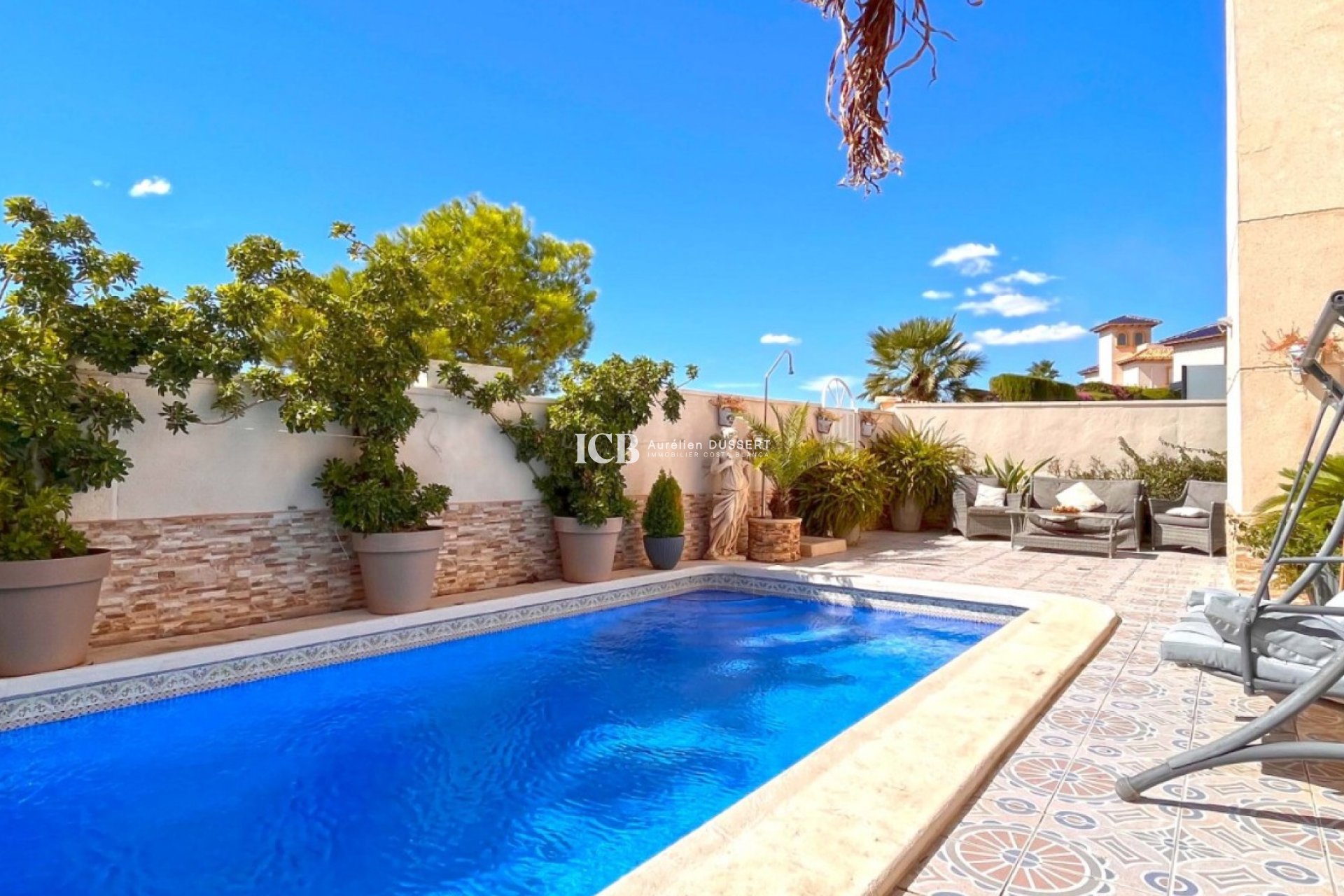 Resale - Villa -
Orihuela Costa - La Zenia