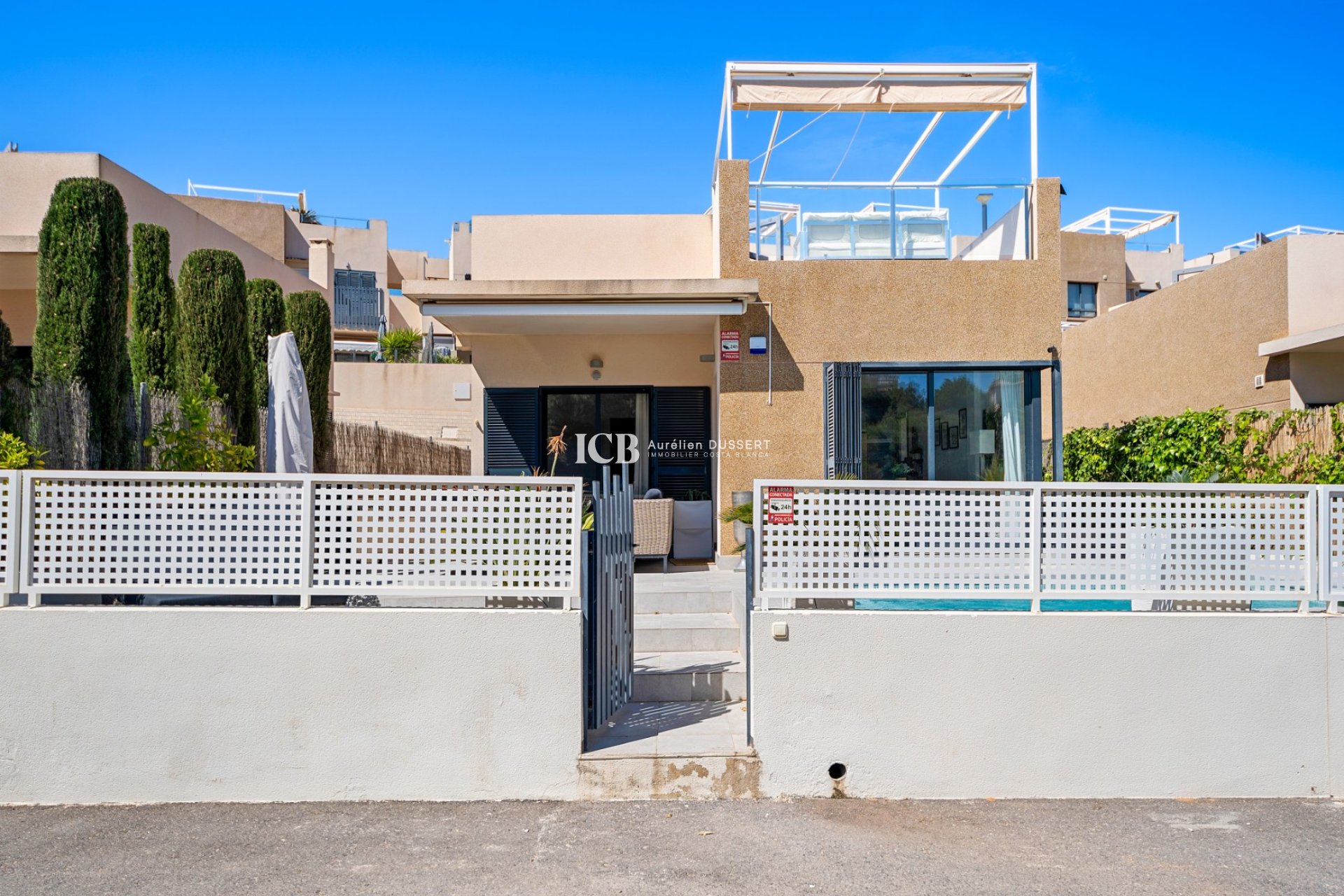 Resale - Villa -
Orihuela Costa - La Zenia