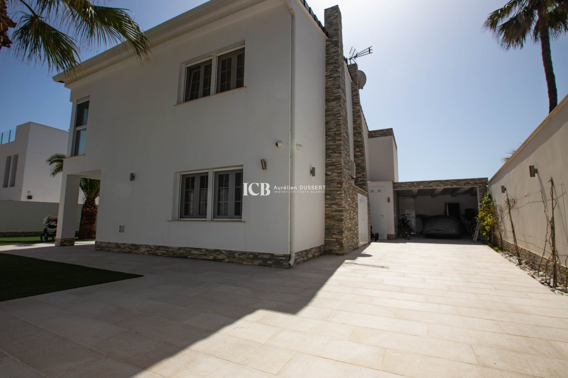 Resale - Villa -
Orihuela Costa - La Zenia