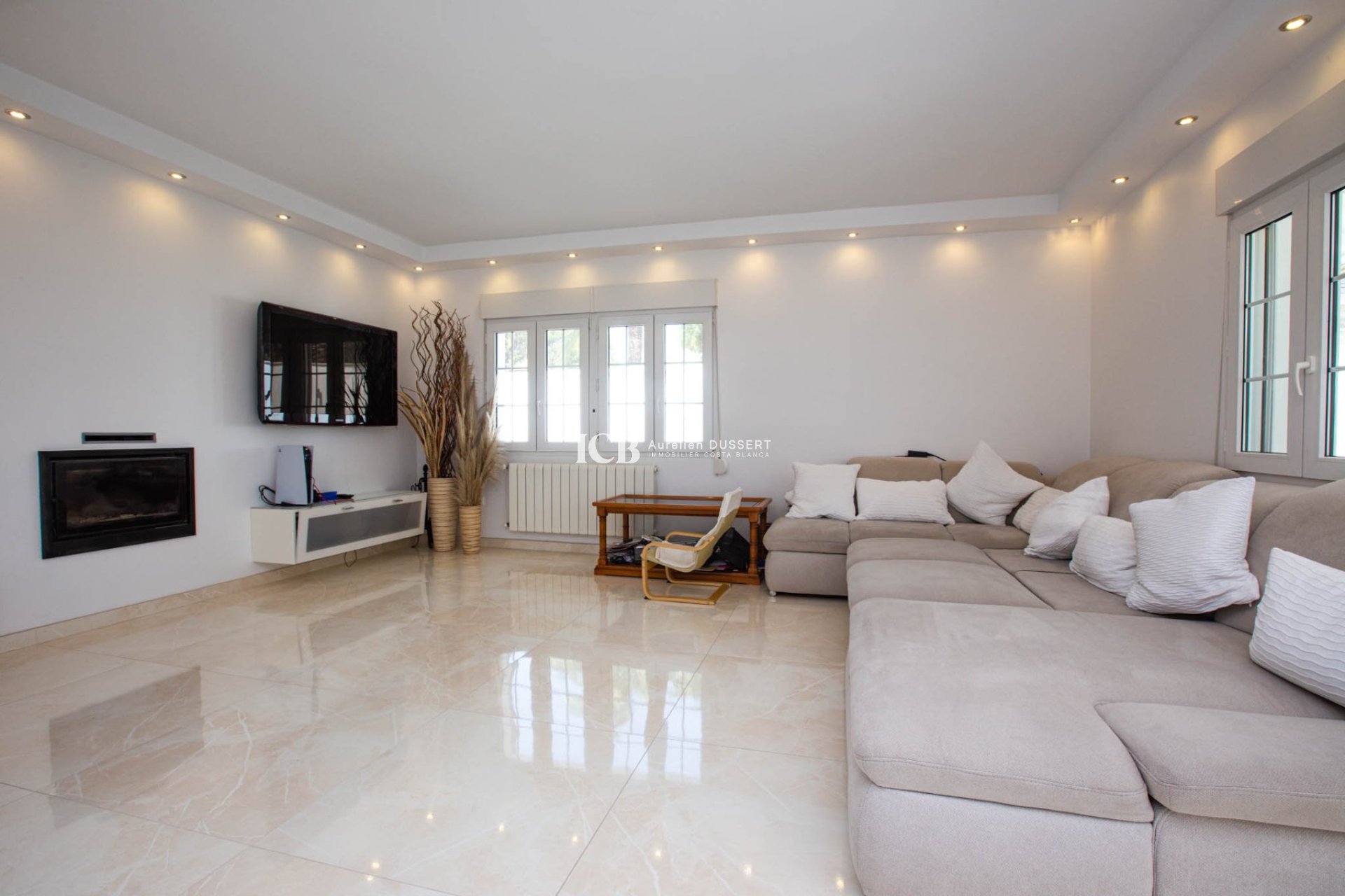 Resale - Villa -
Orihuela Costa - La Zenia