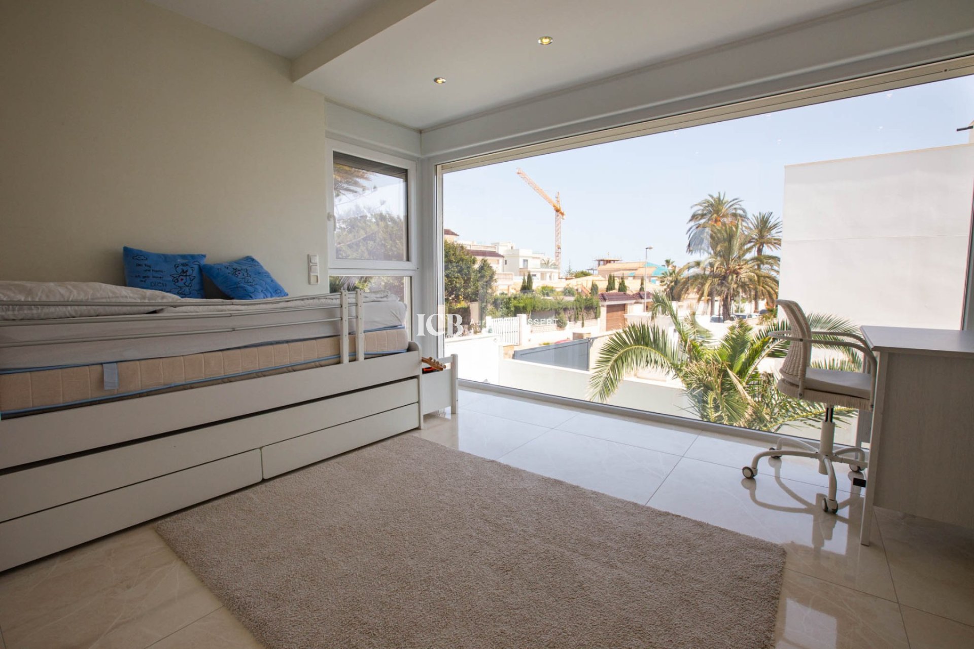 Resale - Villa -
Orihuela Costa - La Zenia