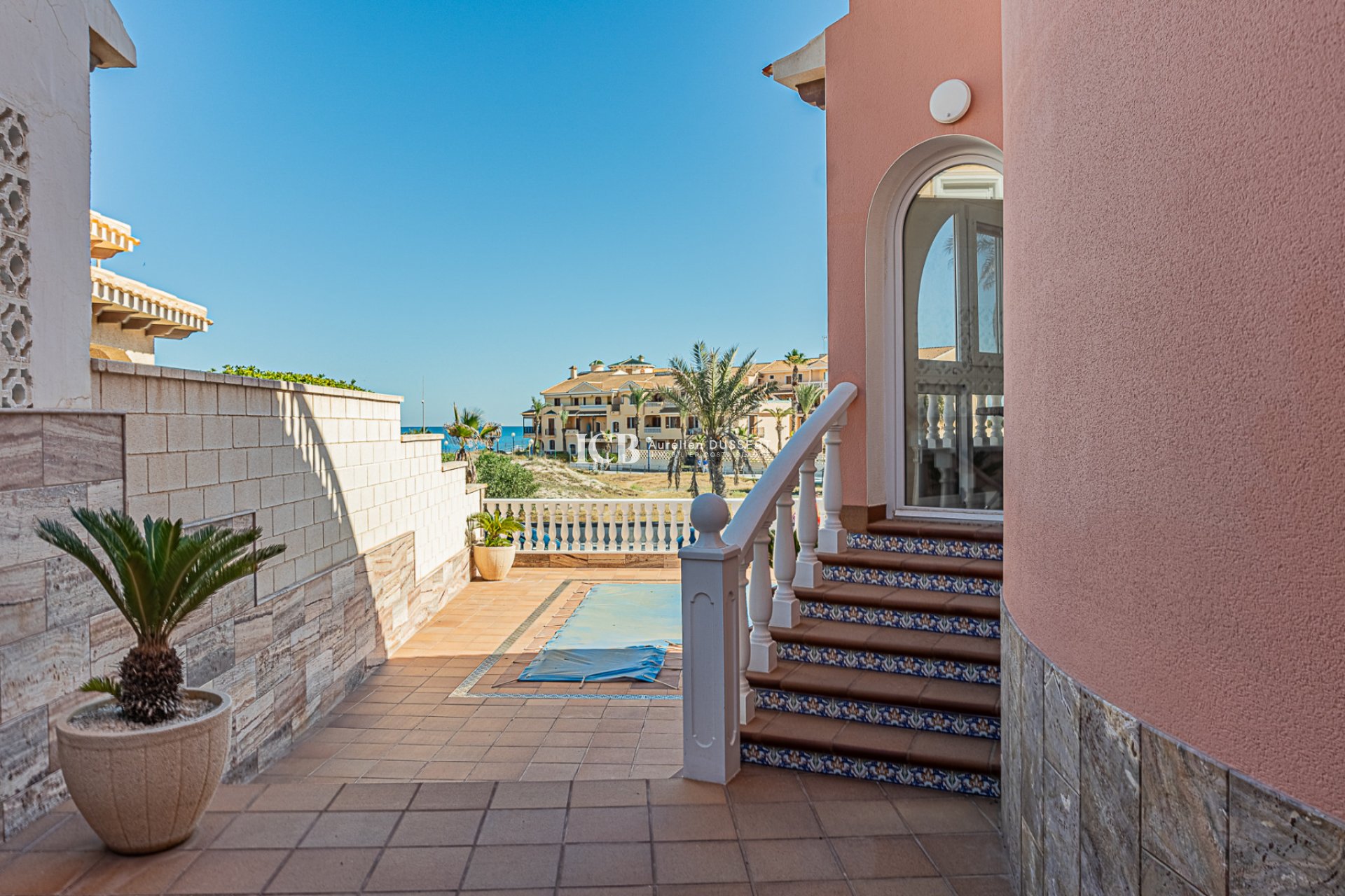 Resale - Villa -
Orihuela Costa - La Zenia