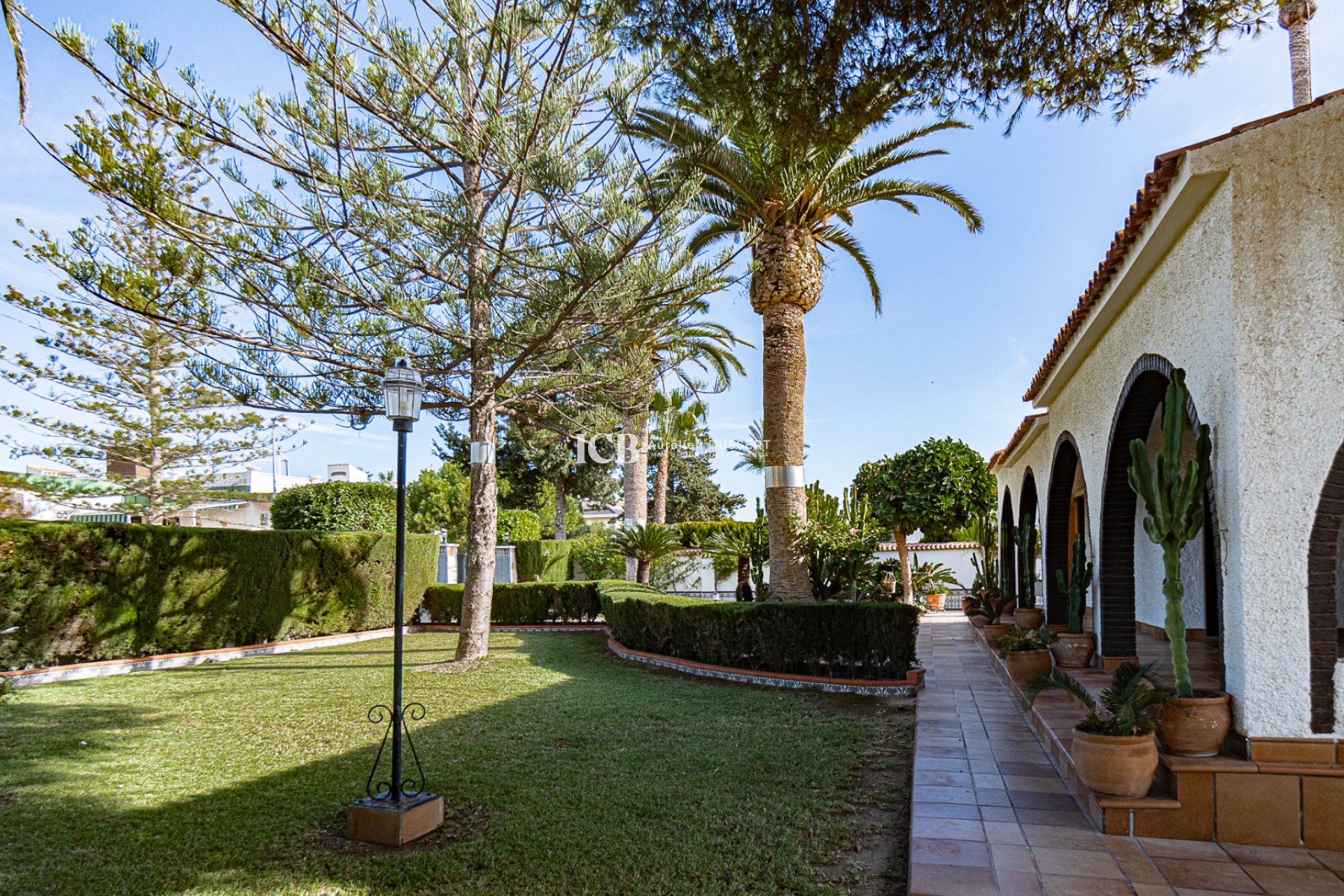 Resale - Villa -
Orihuela Costa - La Zenia