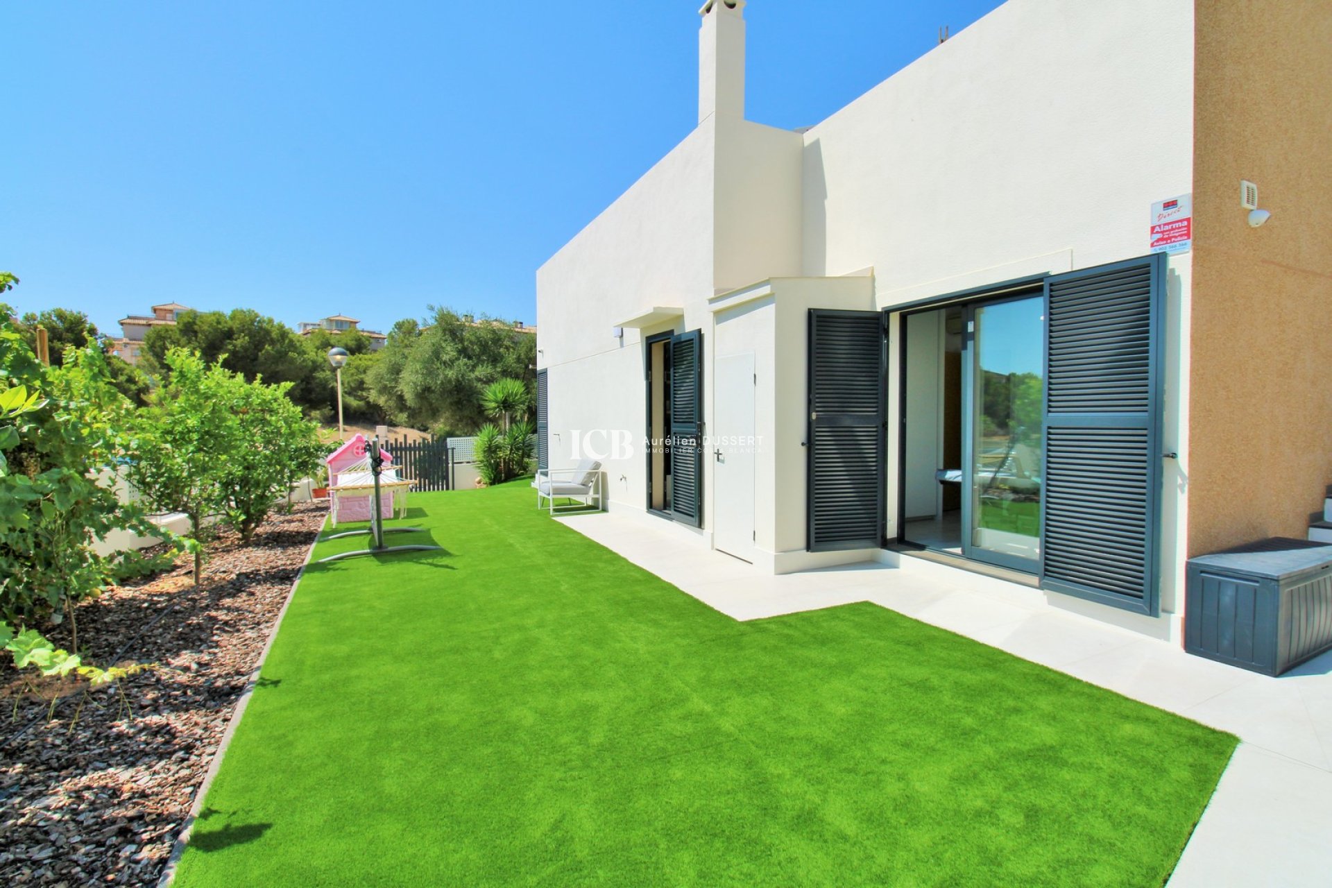 Resale - Villa -
Orihuela Costa - La Zenia