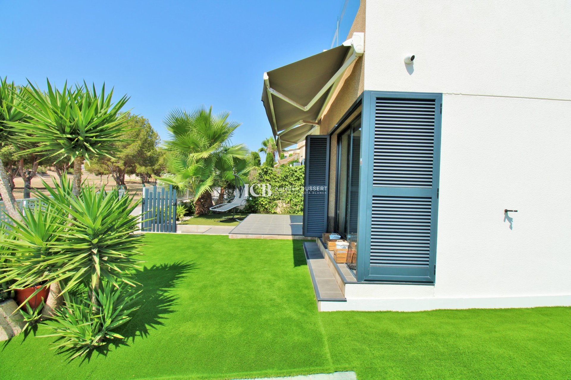 Resale - Villa -
Orihuela Costa - La Zenia