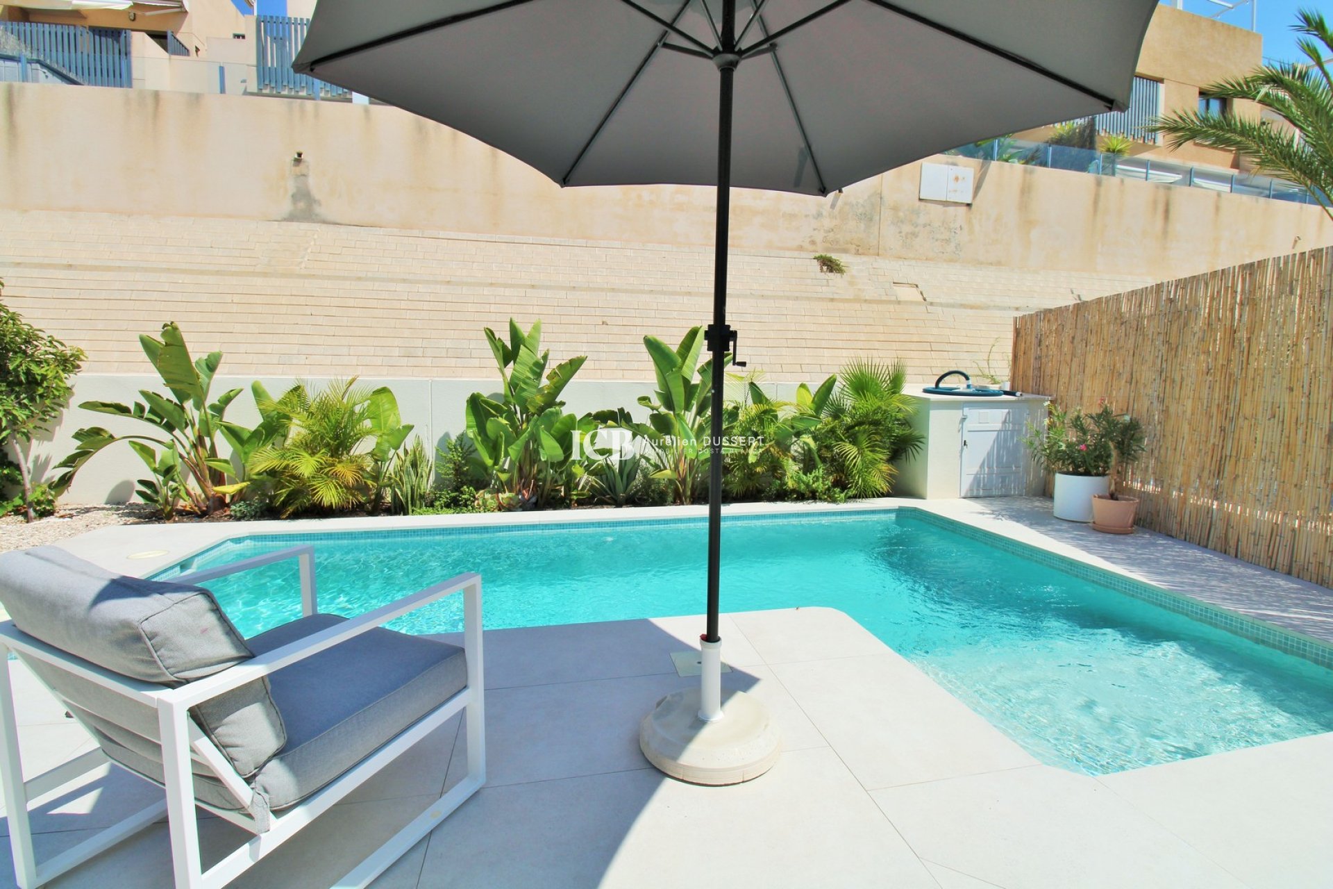 Resale - Villa -
Orihuela Costa - La Zenia