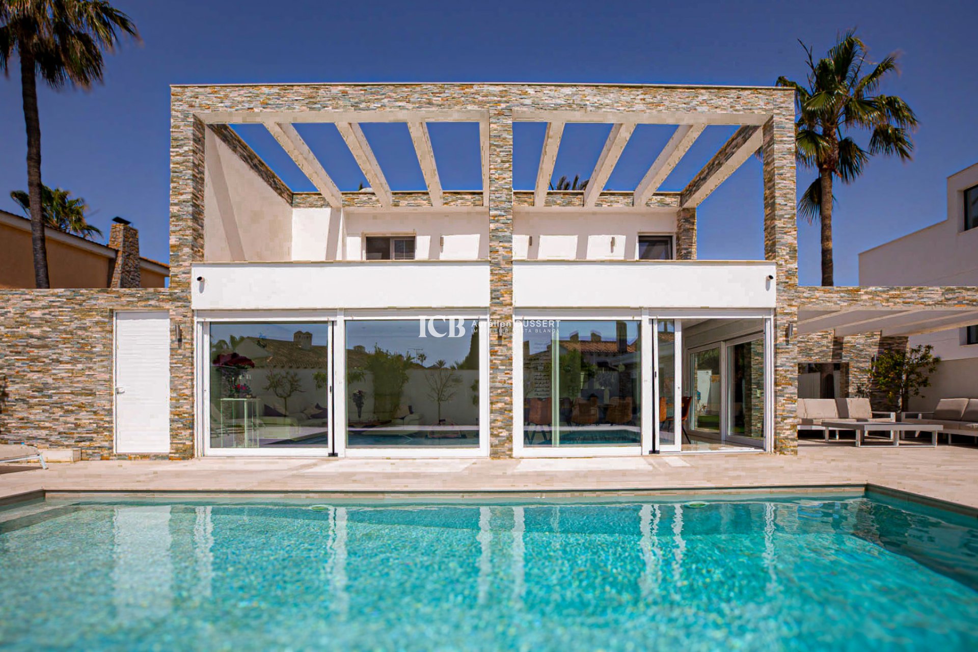 Resale - Villa -
Orihuela Costa - La Zenia