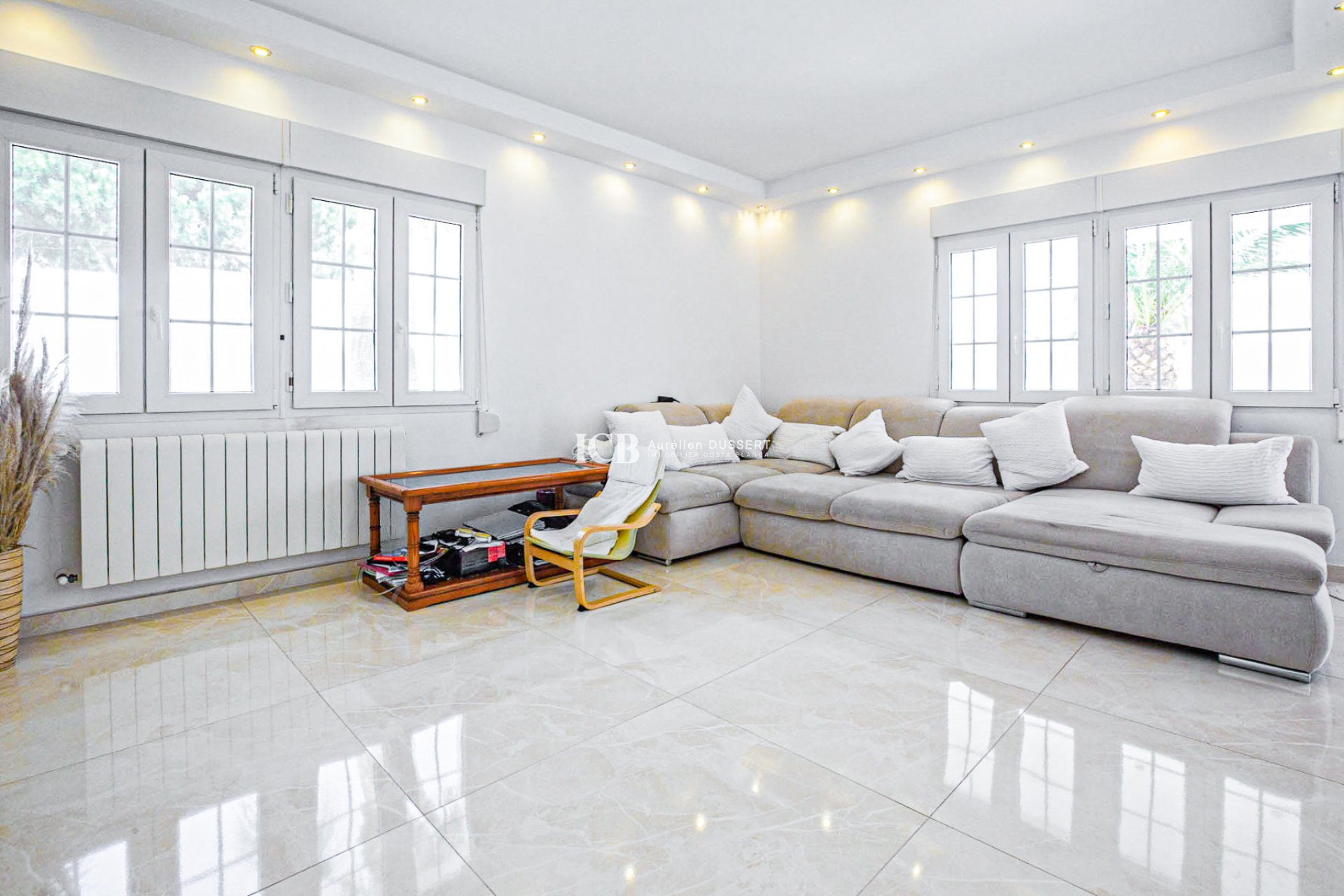 Resale - Villa -
Orihuela Costa - La Zenia