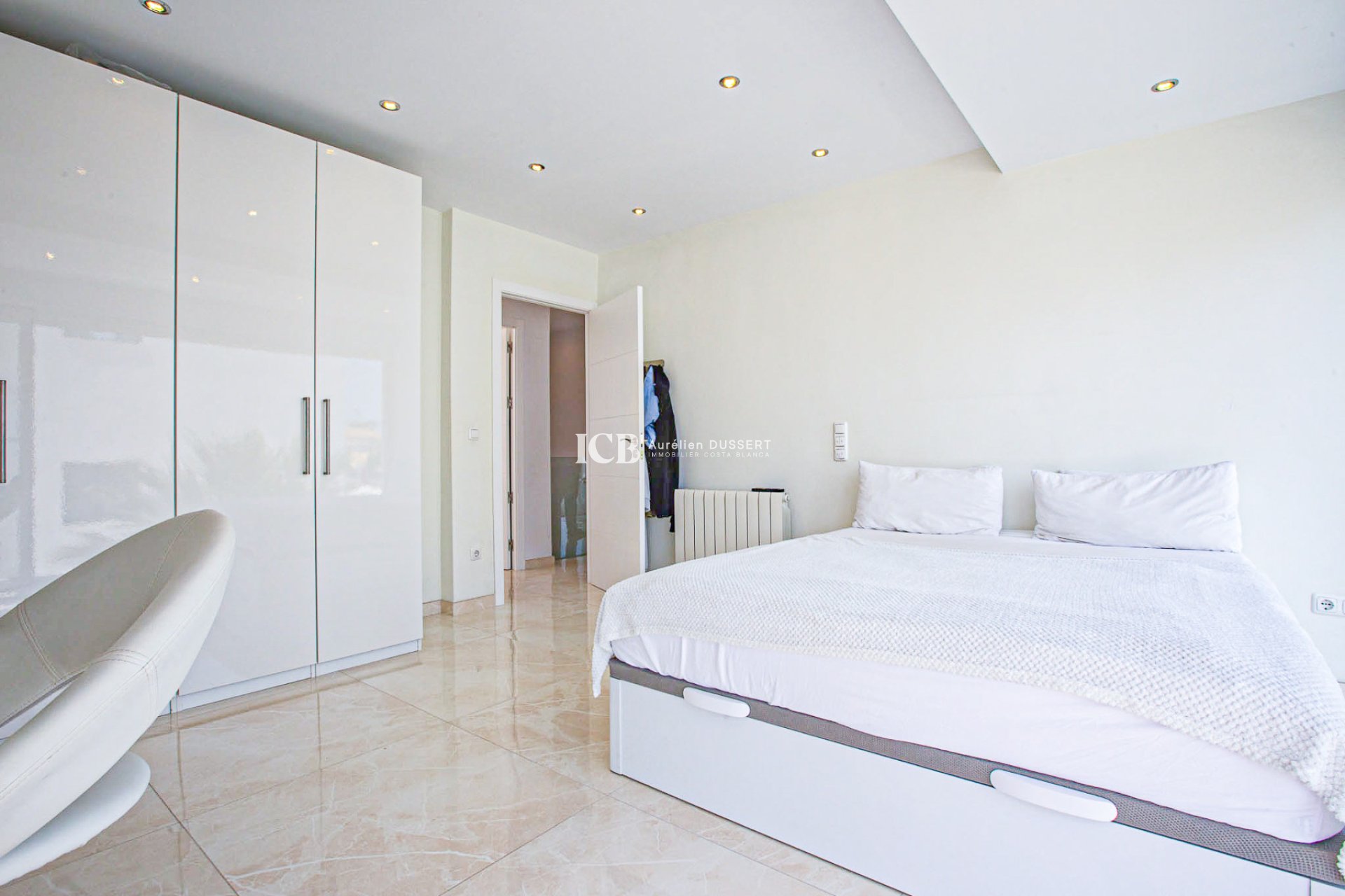 Resale - Villa -
Orihuela Costa - La Zenia