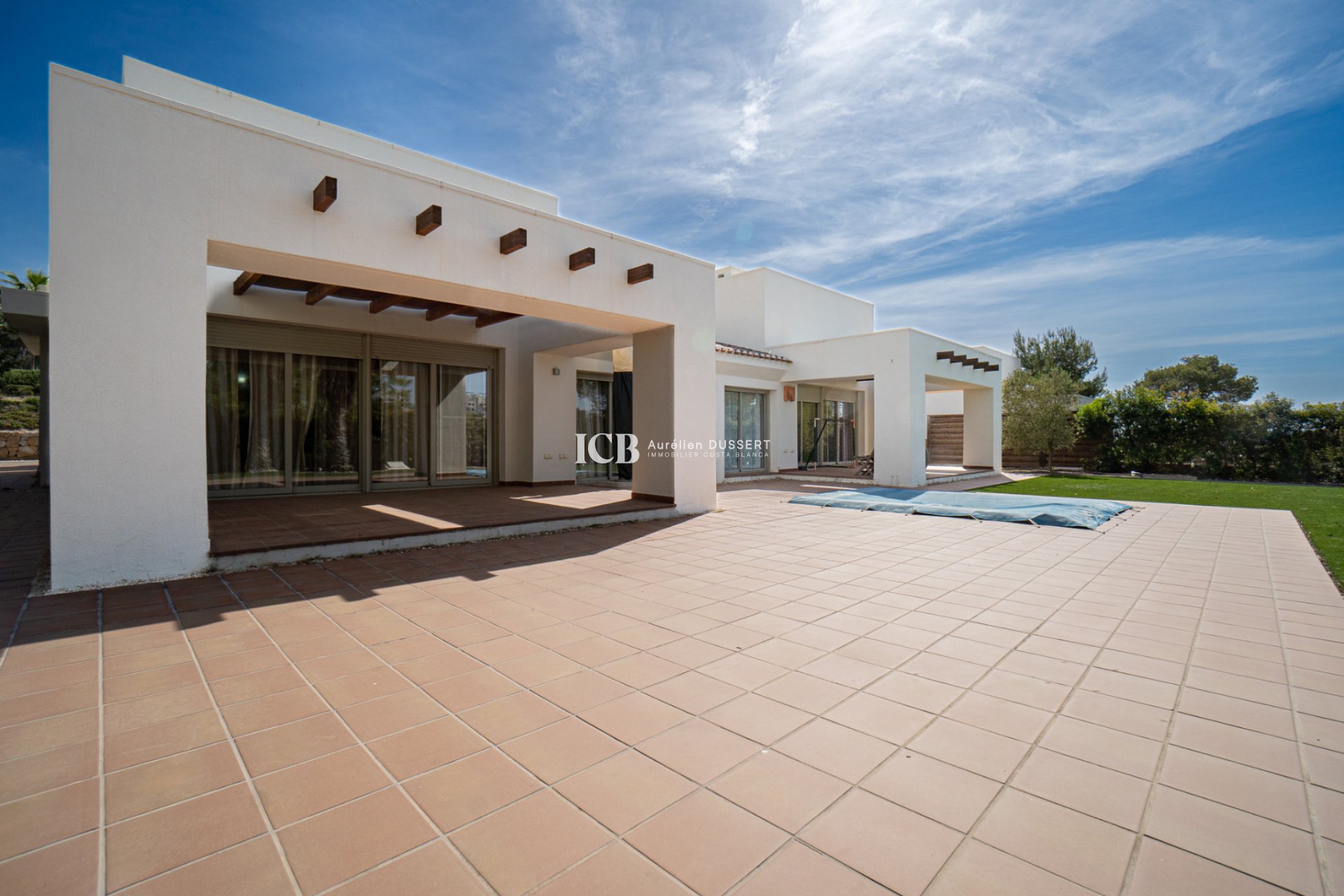 Resale - Villa -
Orihuela Costa - Las Colinas Golf