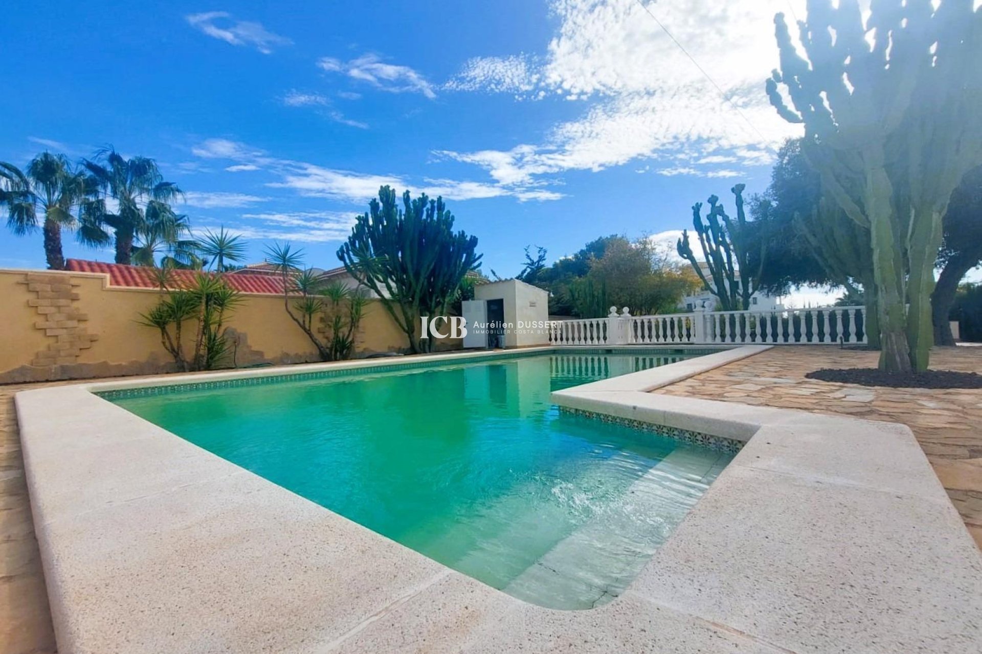 Resale - Villa -
Orihuela Costa - Las Filipinas