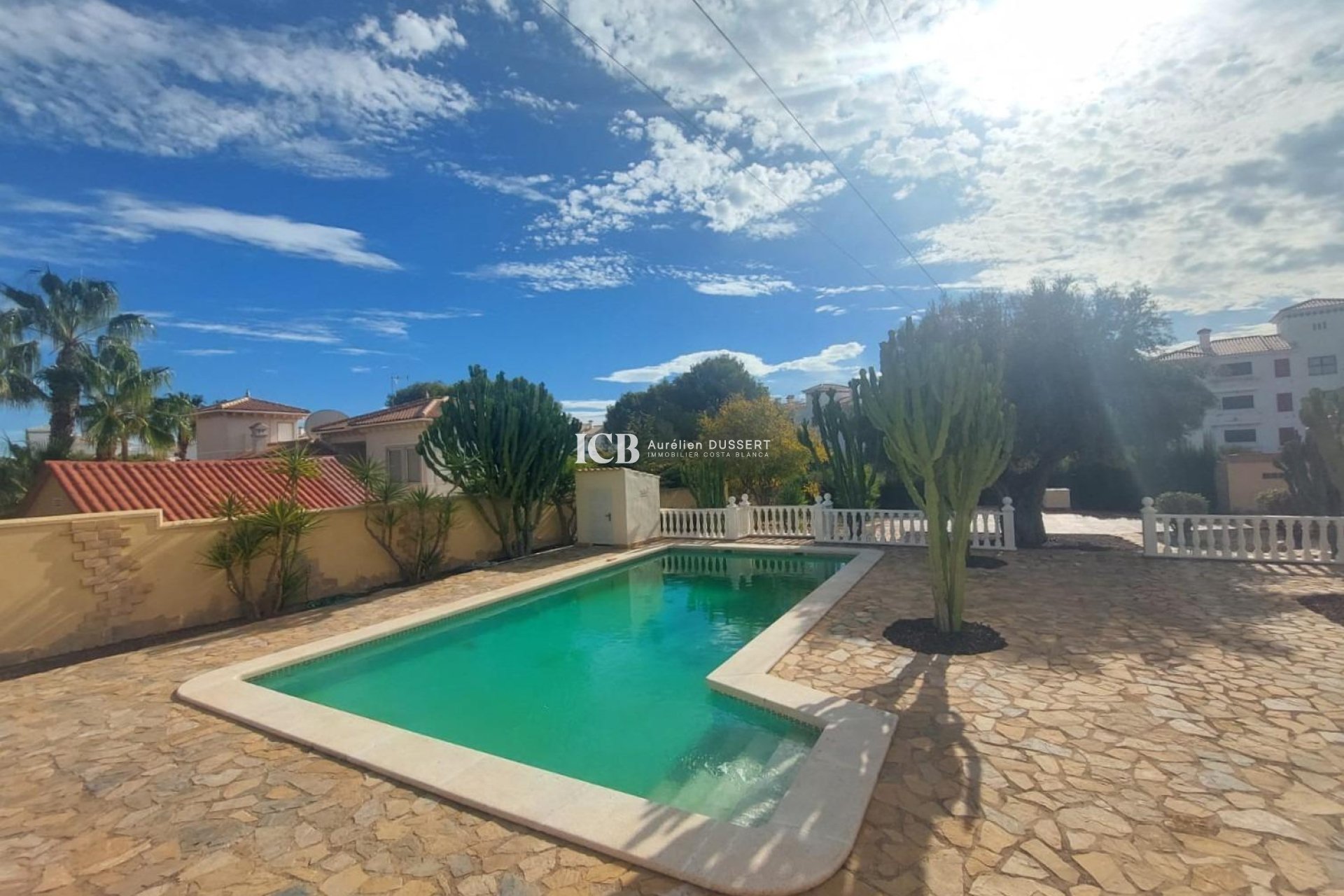 Resale - Villa -
Orihuela Costa - Las Filipinas