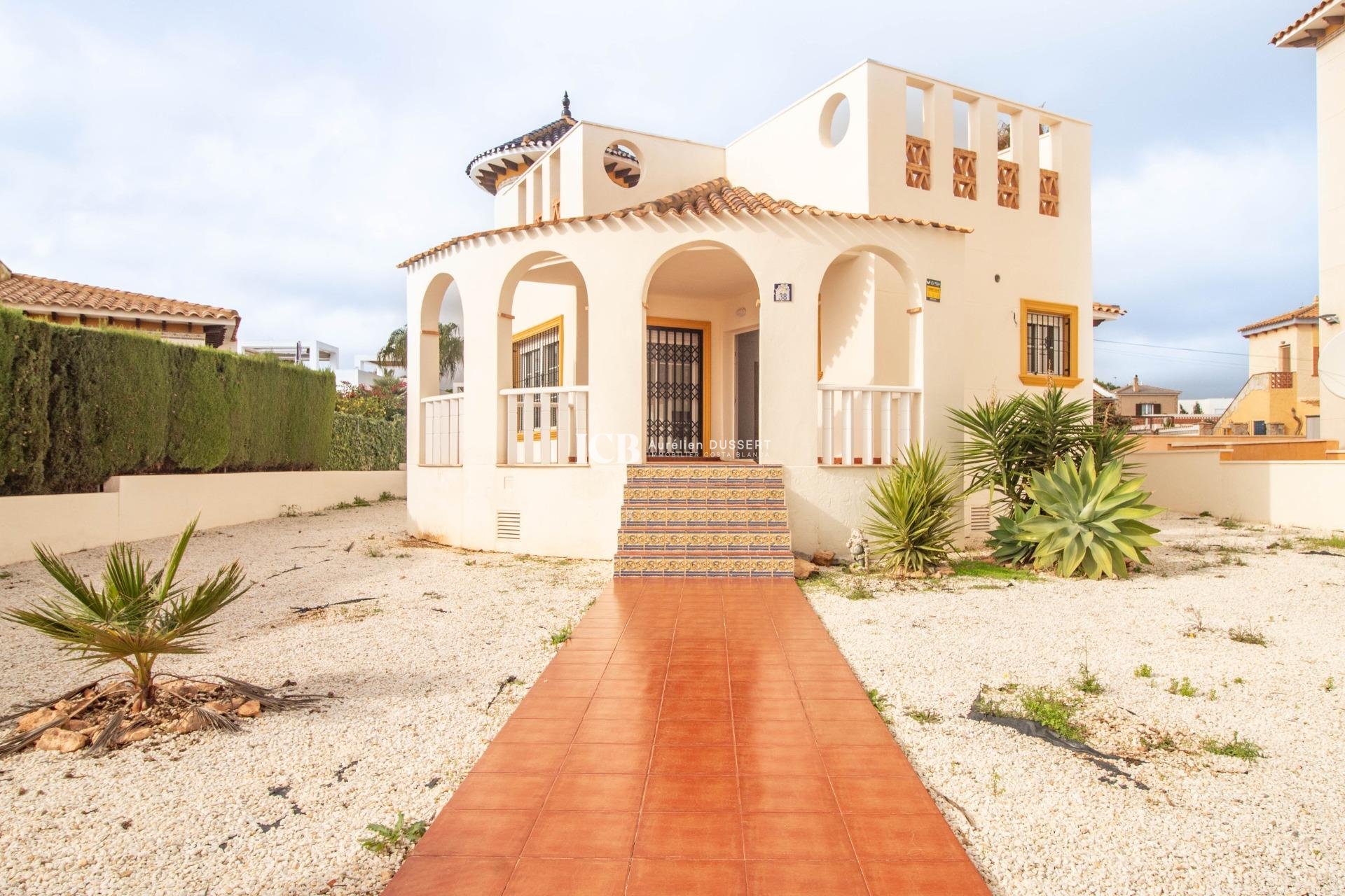 Resale - Villa -
Orihuela Costa - Lomas de Cabo Roig