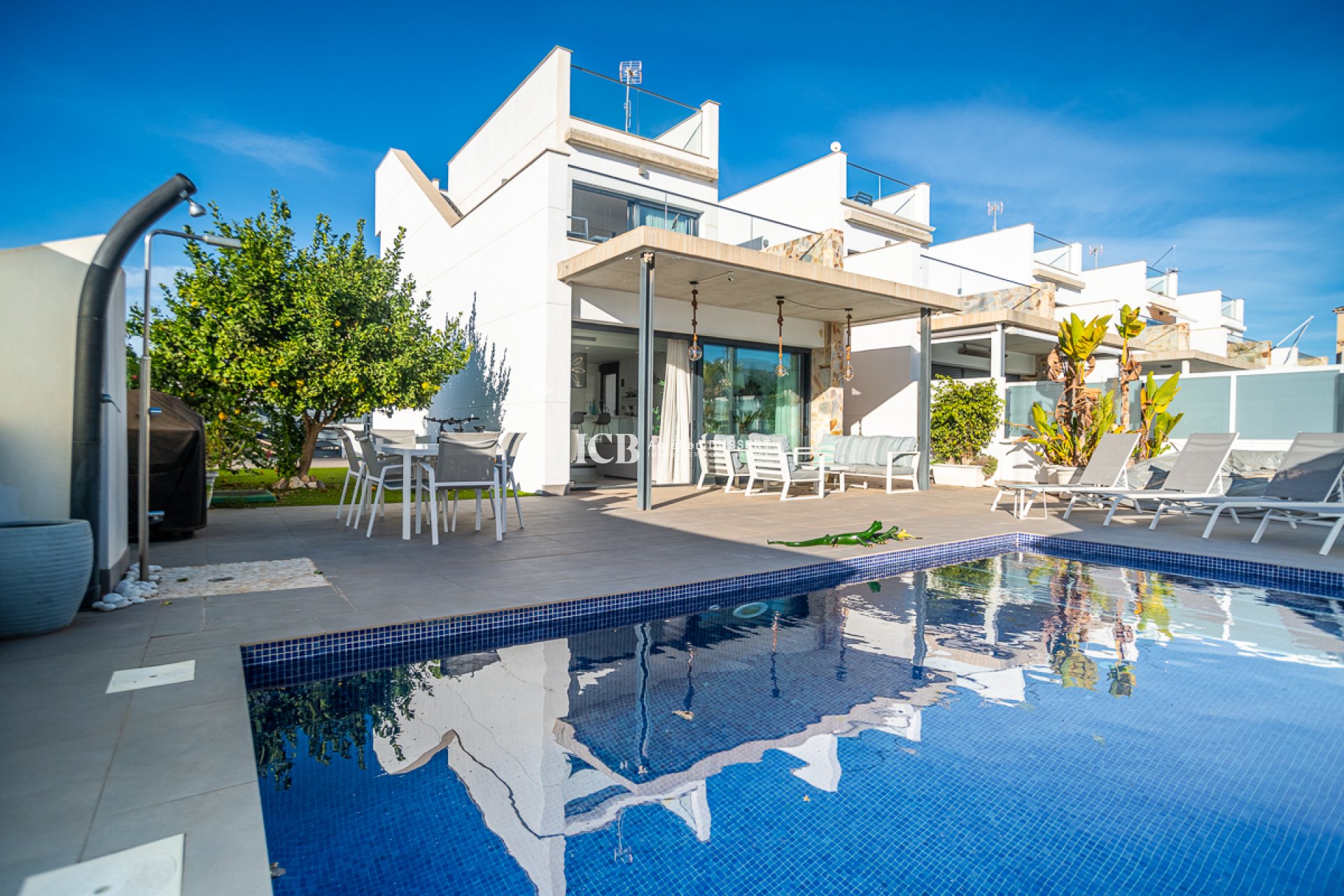 Resale - Villa -
Orihuela Costa - Lomas de Cabo Roig