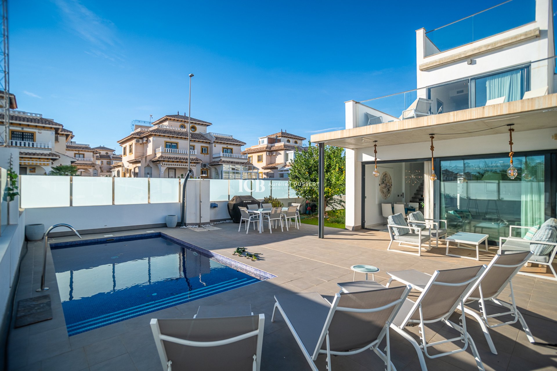 Resale - Villa -
Orihuela Costa - Lomas de Cabo Roig