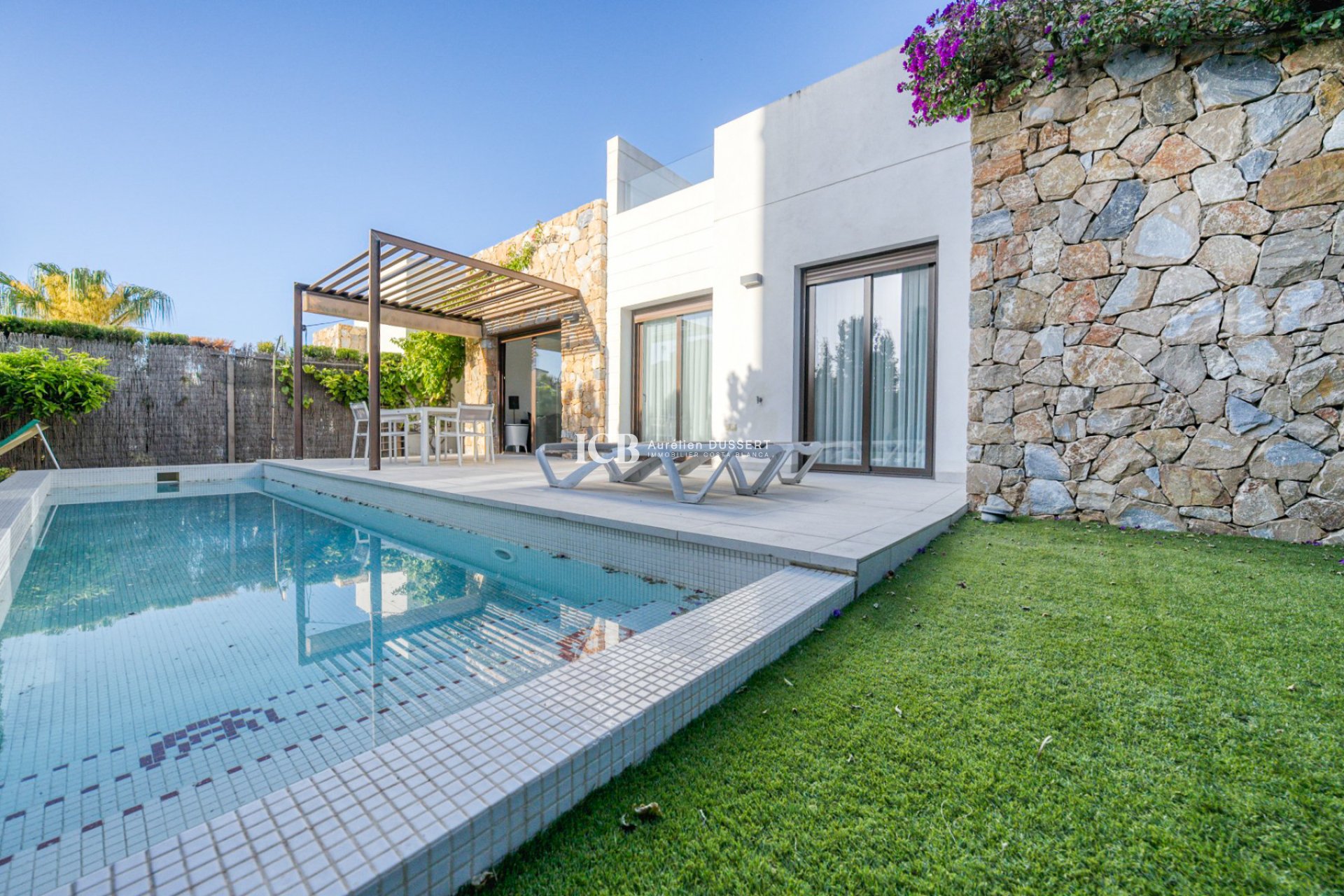 Resale - Villa -
Orihuela Costa - Lomas de Cabo Roig