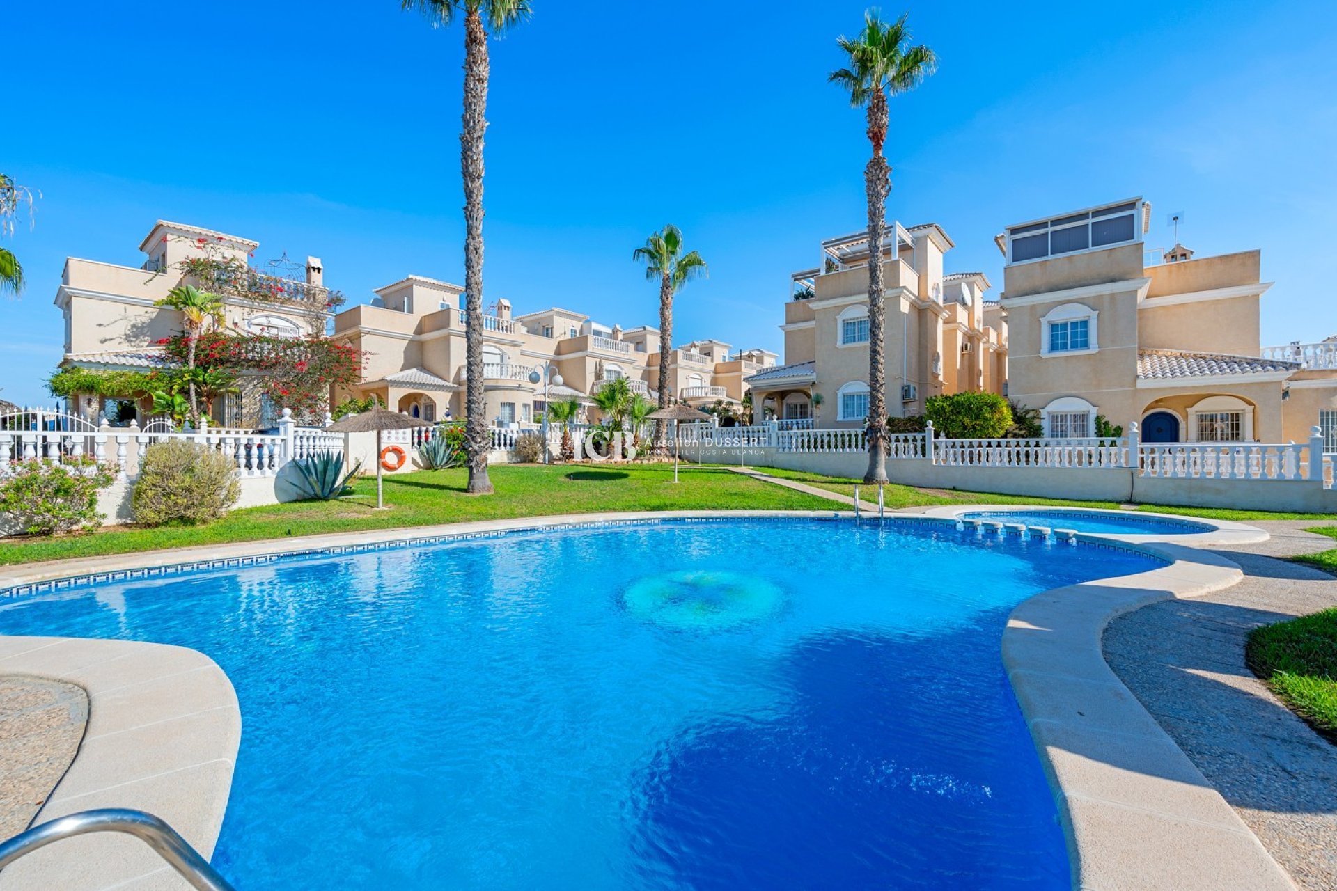 Resale - Villa -
Orihuela Costa - Los Balcones - Los Altos del Edén