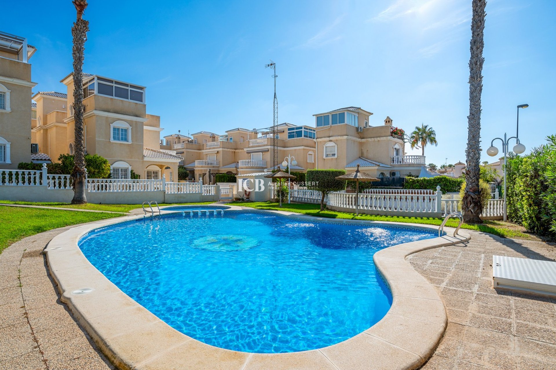 Resale - Villa -
Orihuela Costa - Los Balcones - Los Altos del Edén