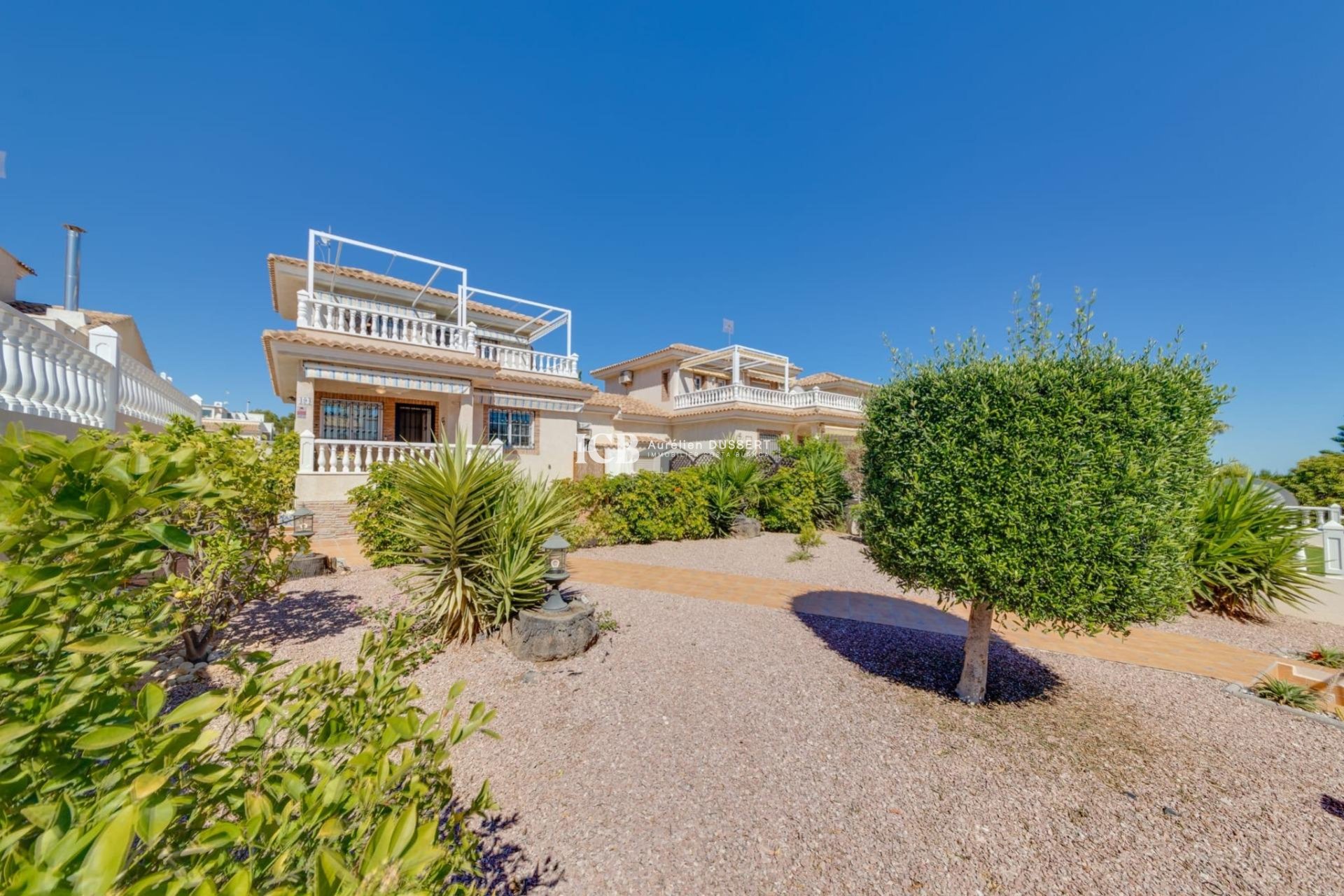 Resale - Villa -
Orihuela Costa - Los Dolses