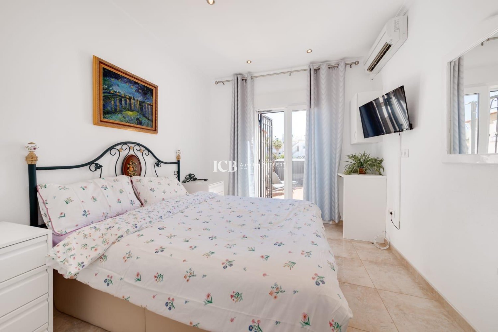 Resale - Villa -
Orihuela Costa - Los Dolses