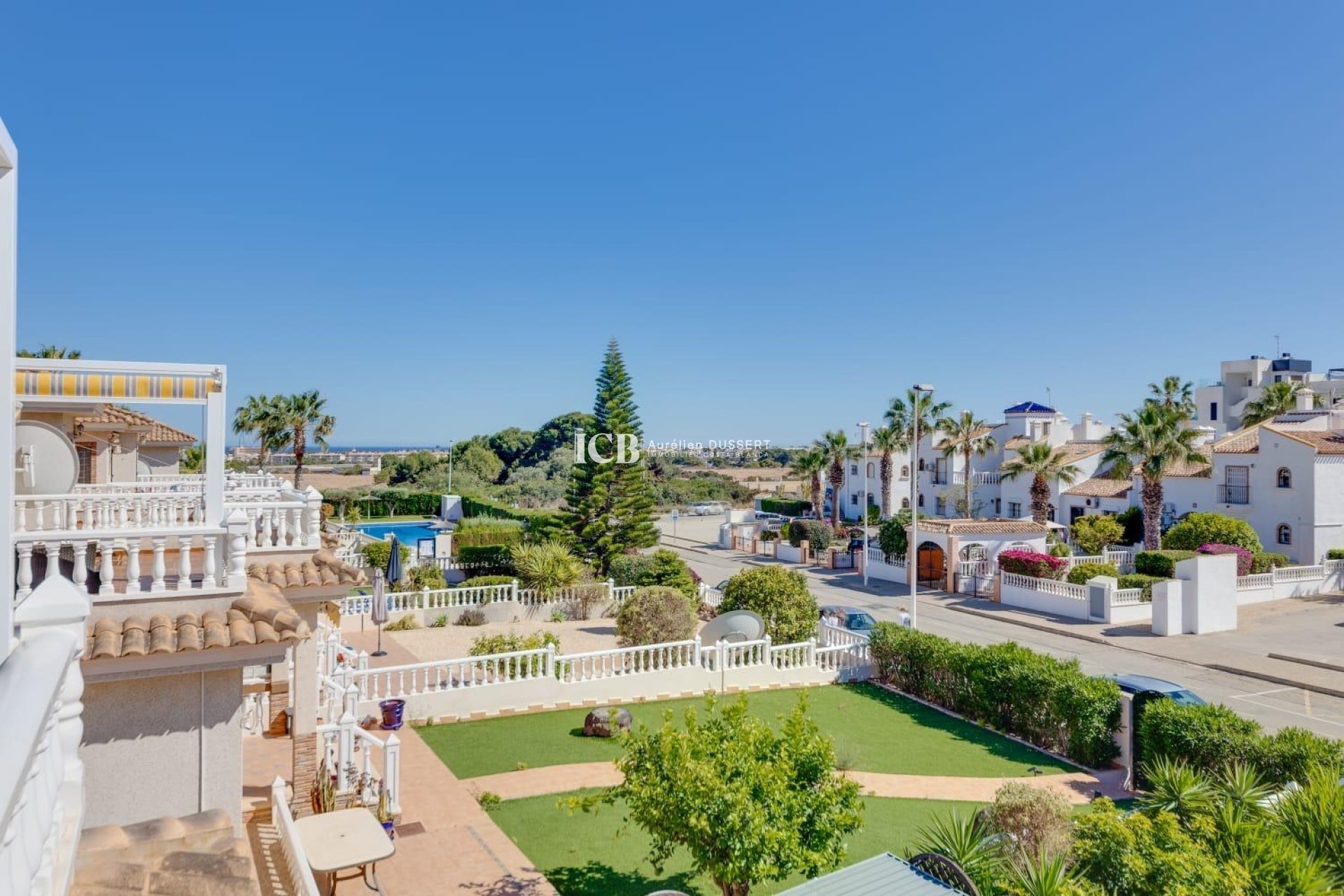 Resale - Villa -
Orihuela Costa - Los Dolses