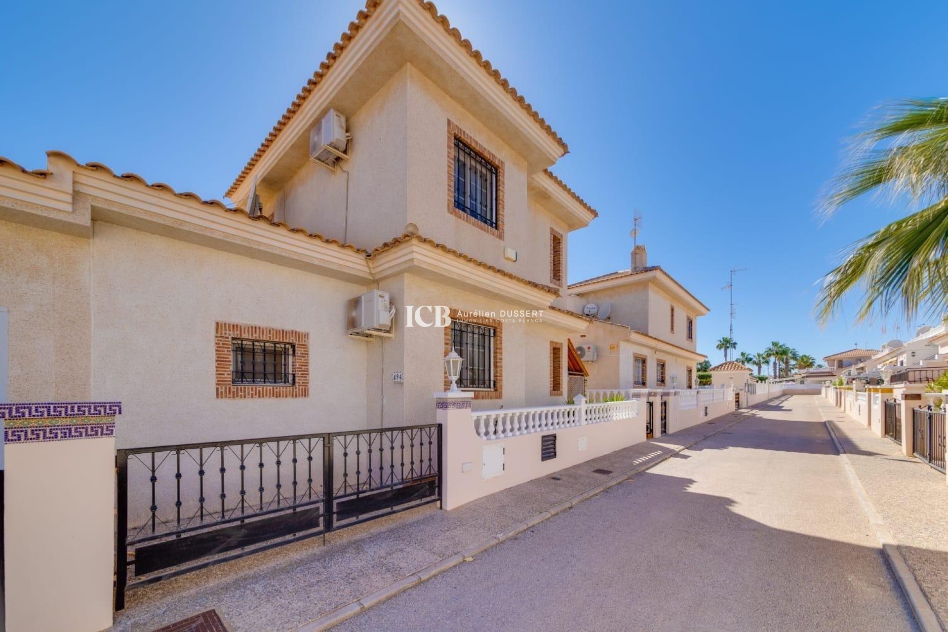 Resale - Villa -
Orihuela Costa - Los Dolses