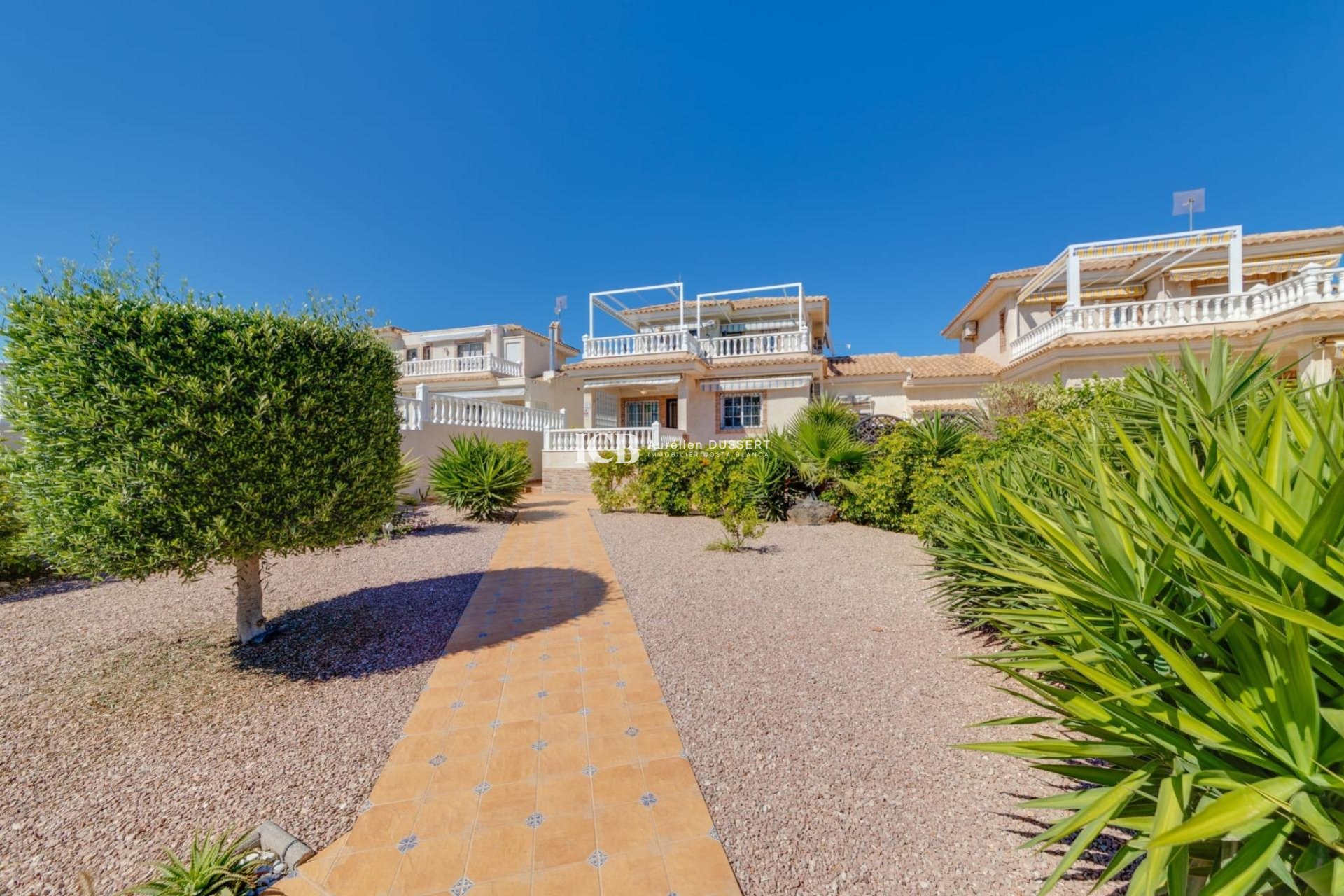 Resale - Villa -
Orihuela Costa - Los Dolses