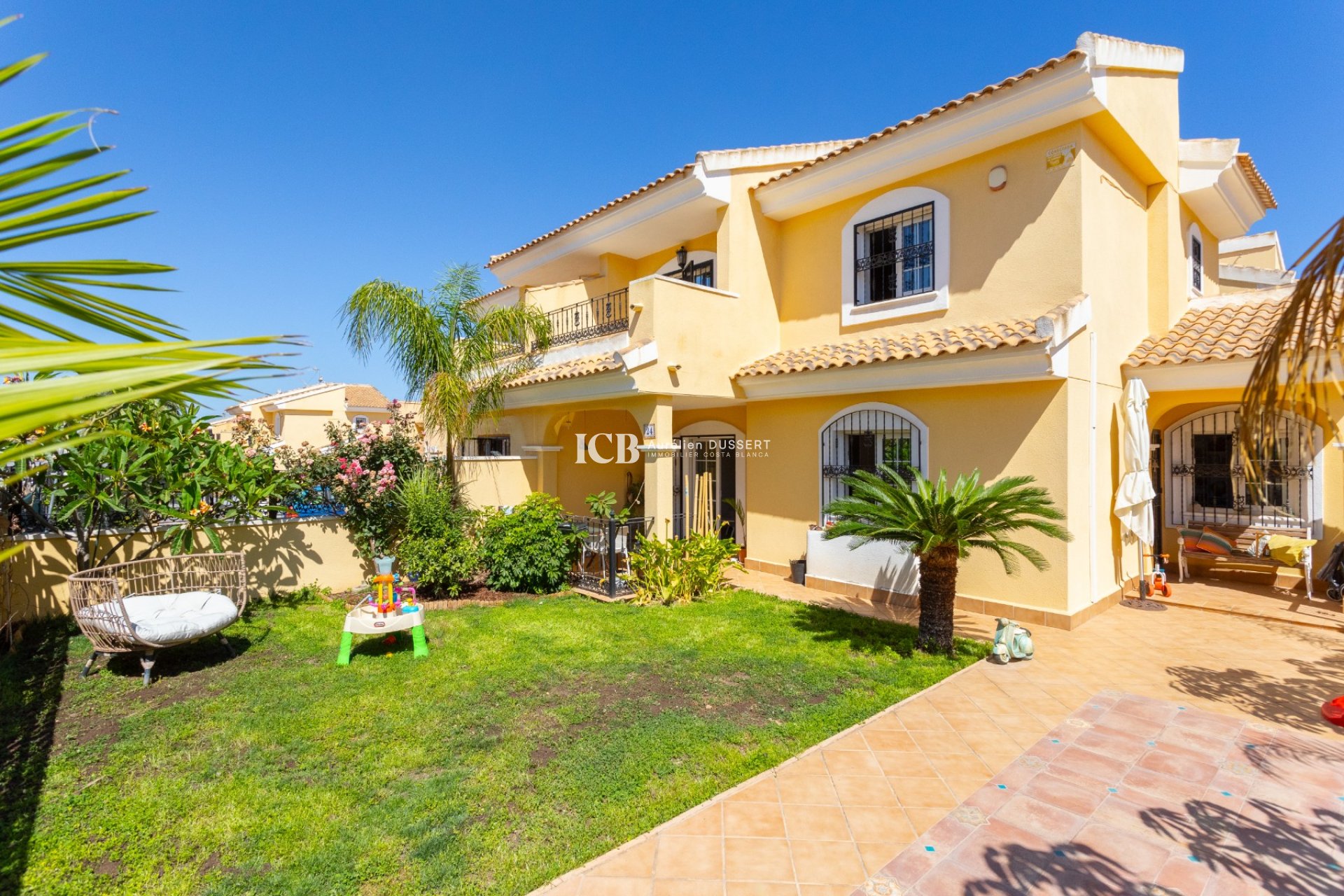 Resale - Villa -
Orihuela Costa - Los Dolses