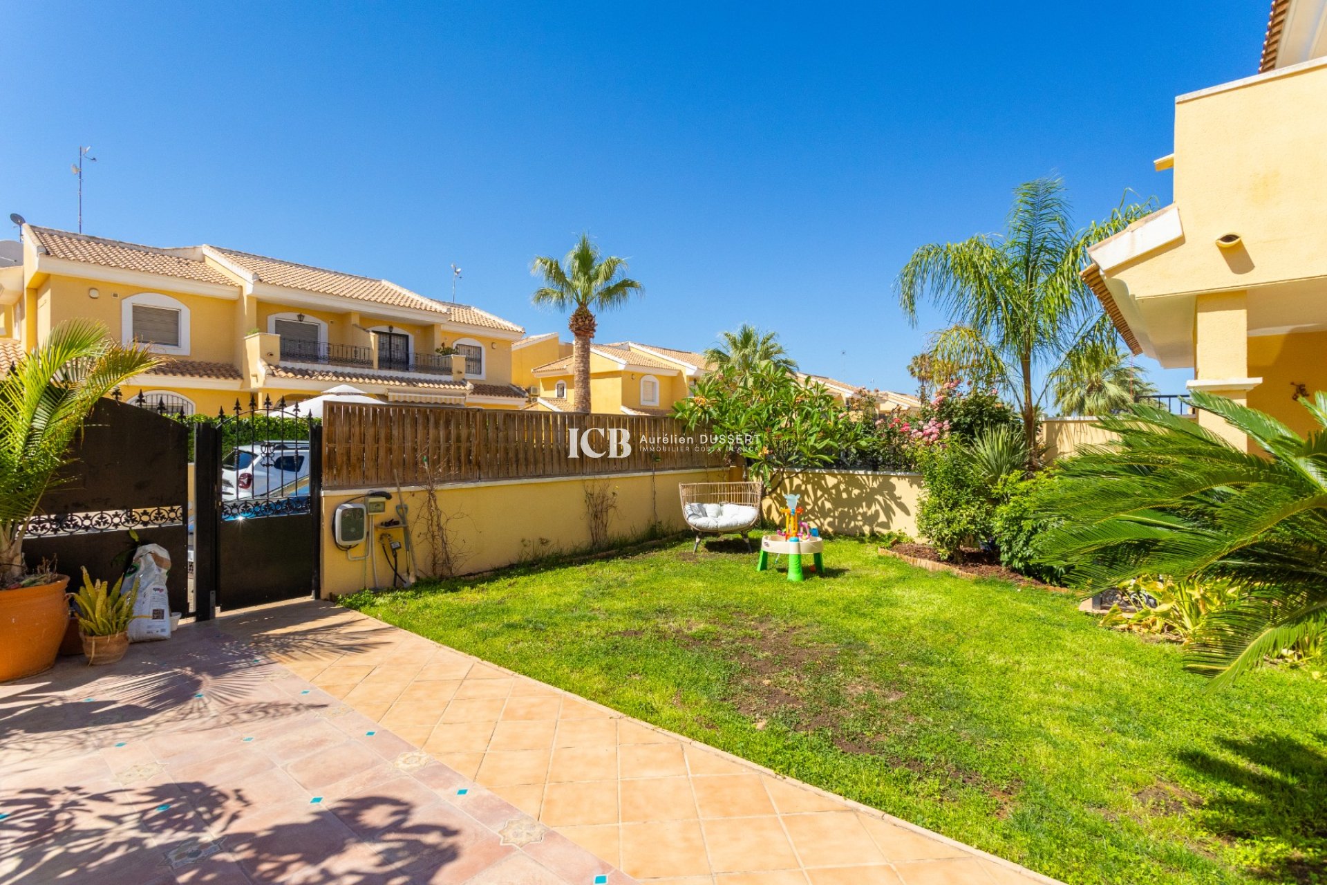 Resale - Villa -
Orihuela Costa - Los Dolses