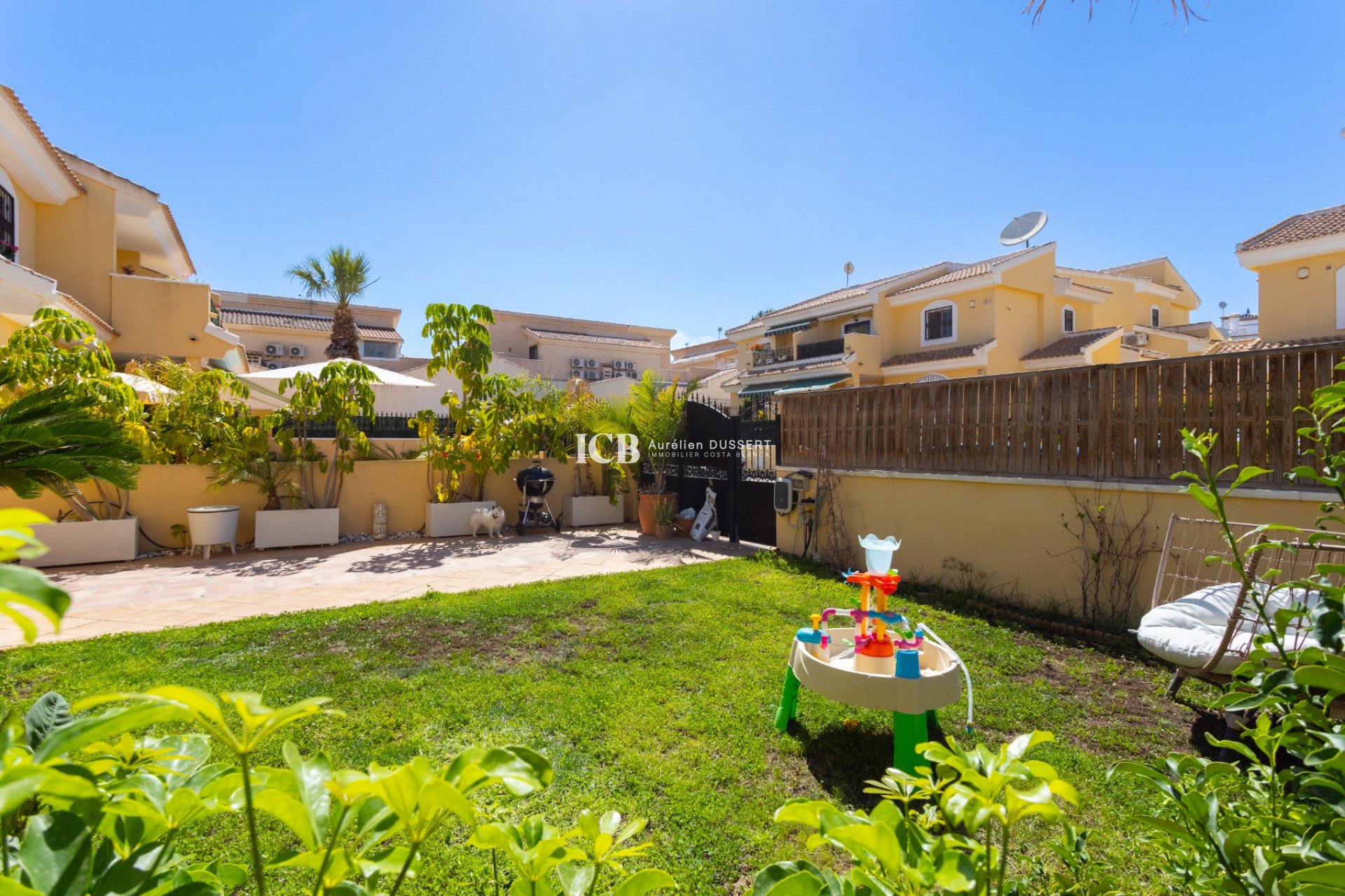 Resale - Villa -
Orihuela Costa - Los Dolses