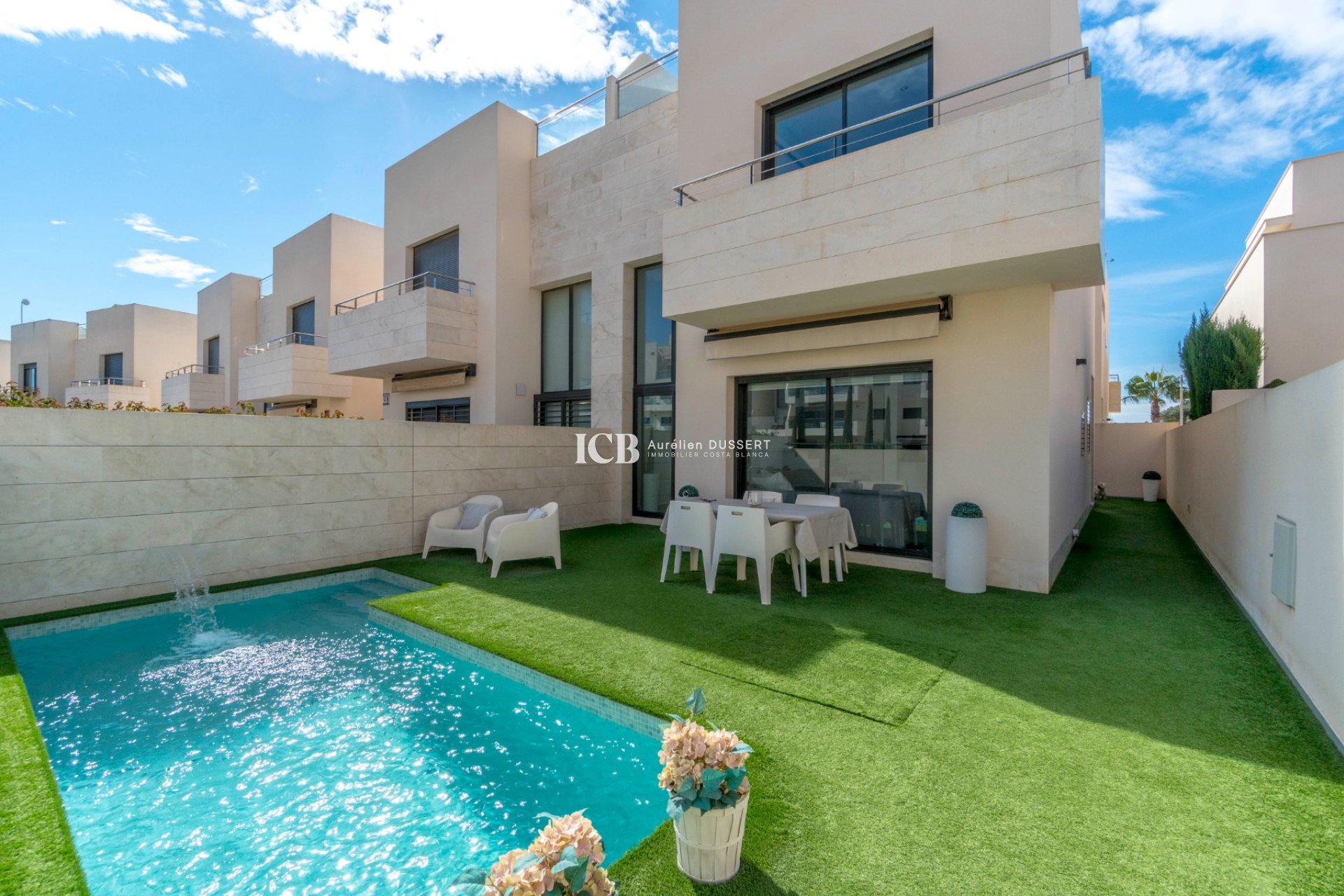 Resale - Villa -
Orihuela Costa - Los Dolses