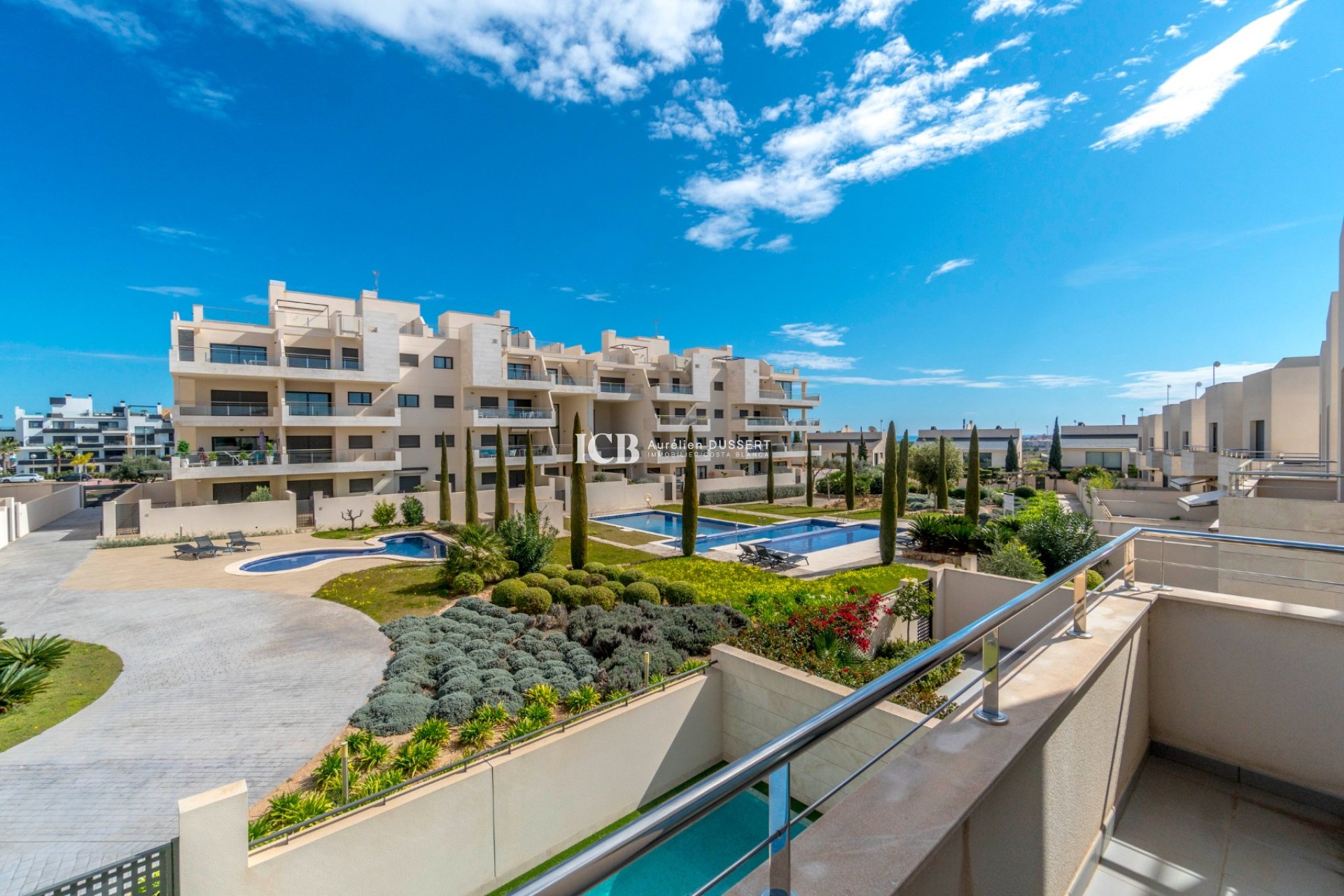 Resale - Villa -
Orihuela Costa - Los Dolses