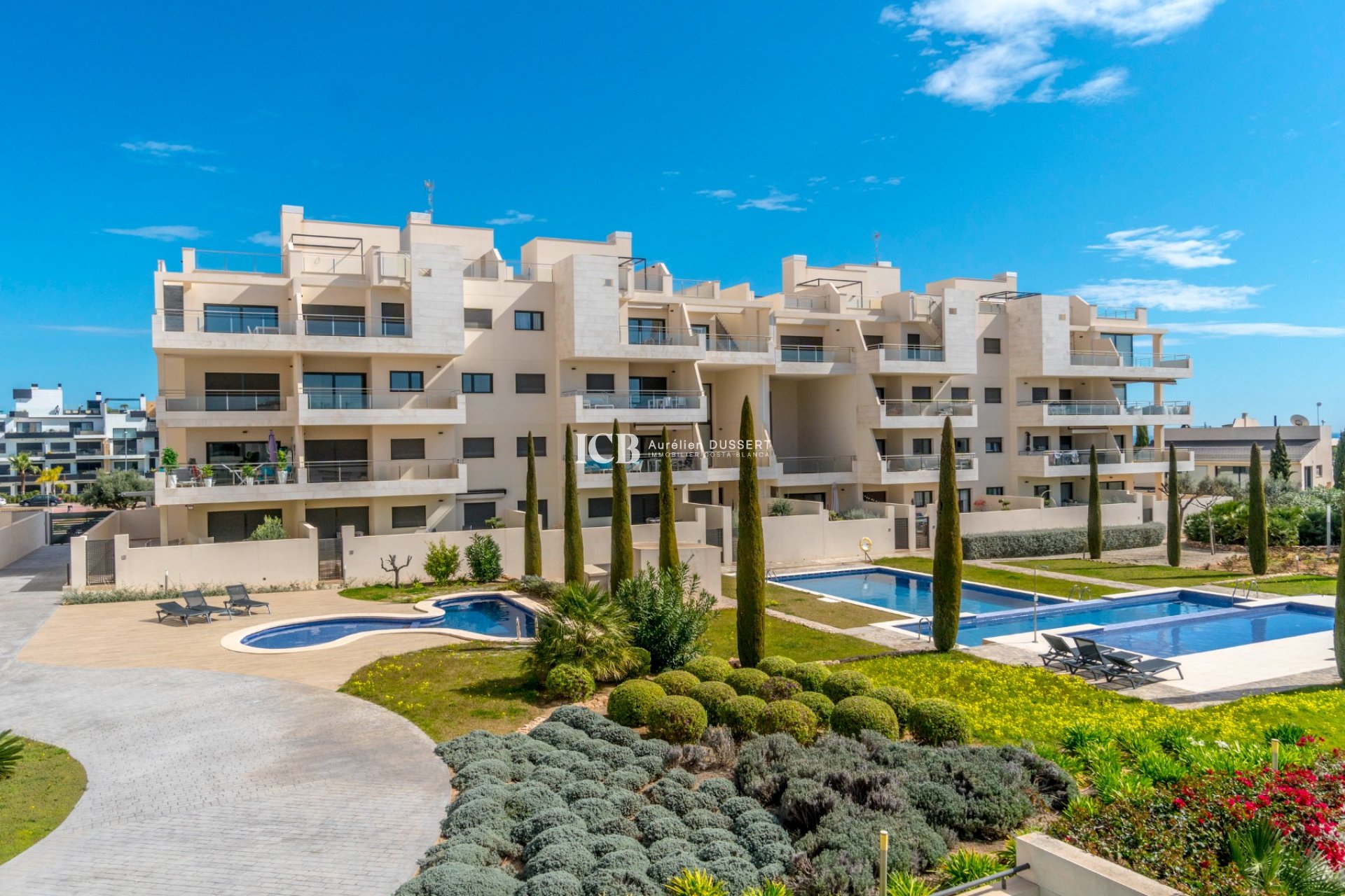 Resale - Villa -
Orihuela Costa - Los Dolses