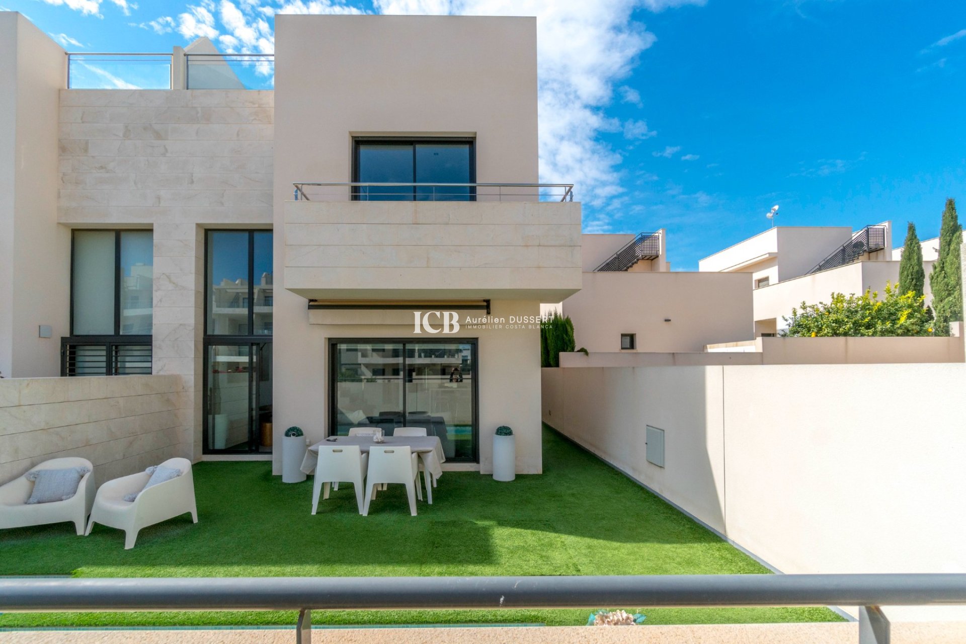 Resale - Villa -
Orihuela Costa - Los Dolses