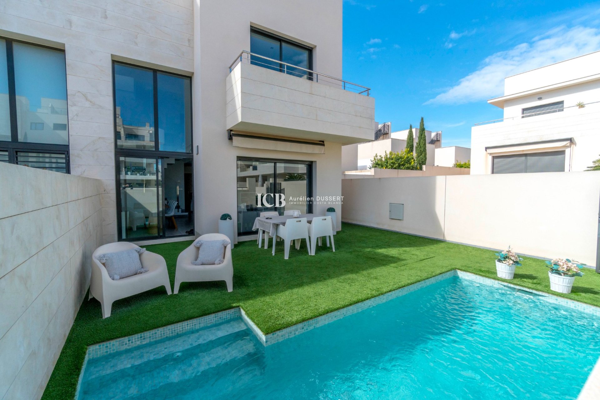 Resale - Villa -
Orihuela Costa - Los Dolses