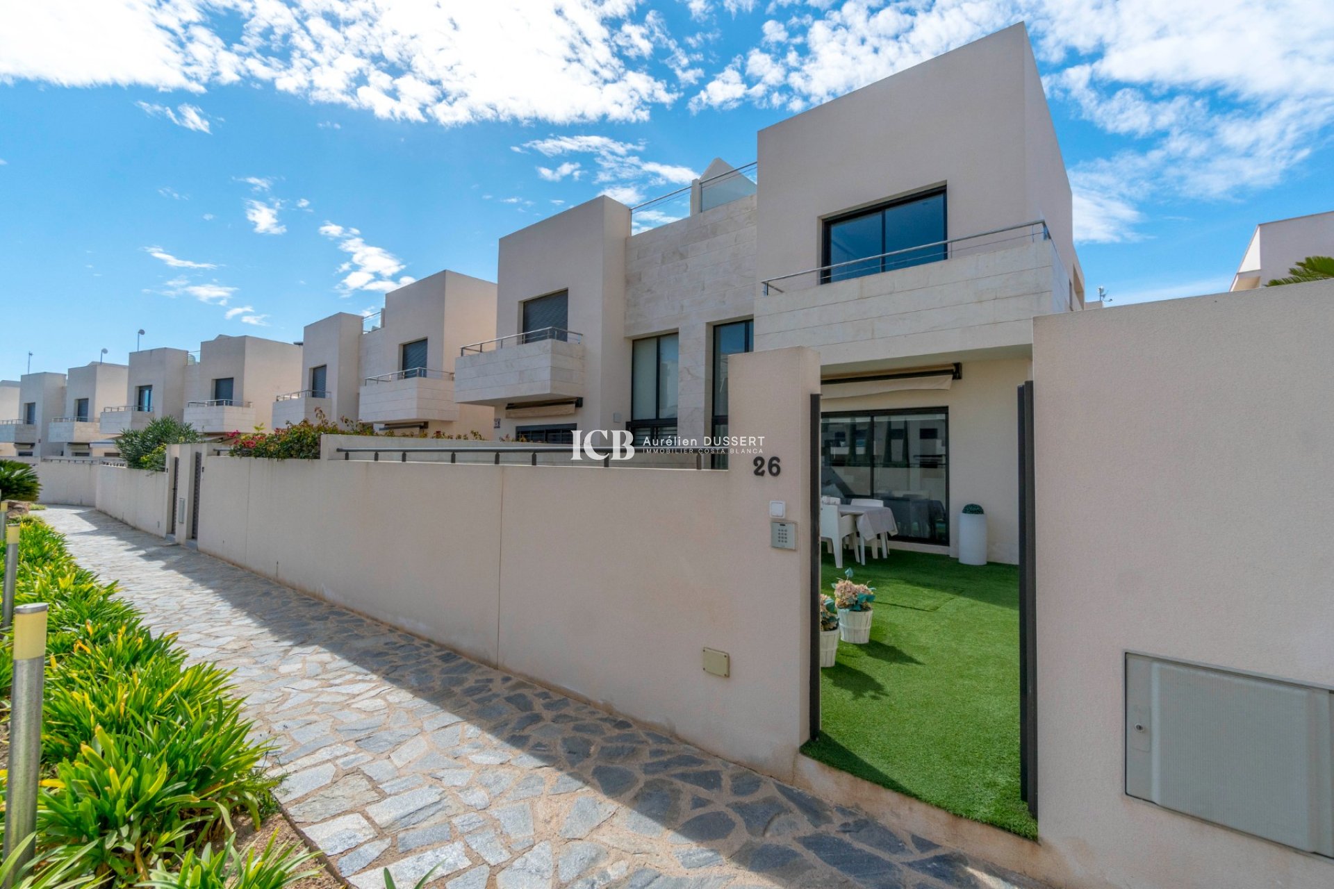 Resale - Villa -
Orihuela Costa - Los Dolses